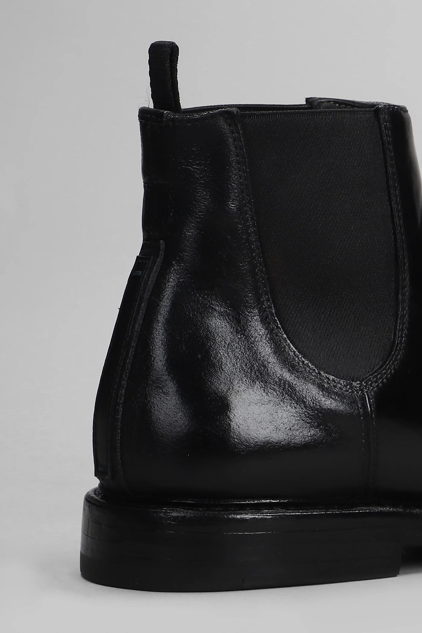 Ankle boots in black leather - Image 5