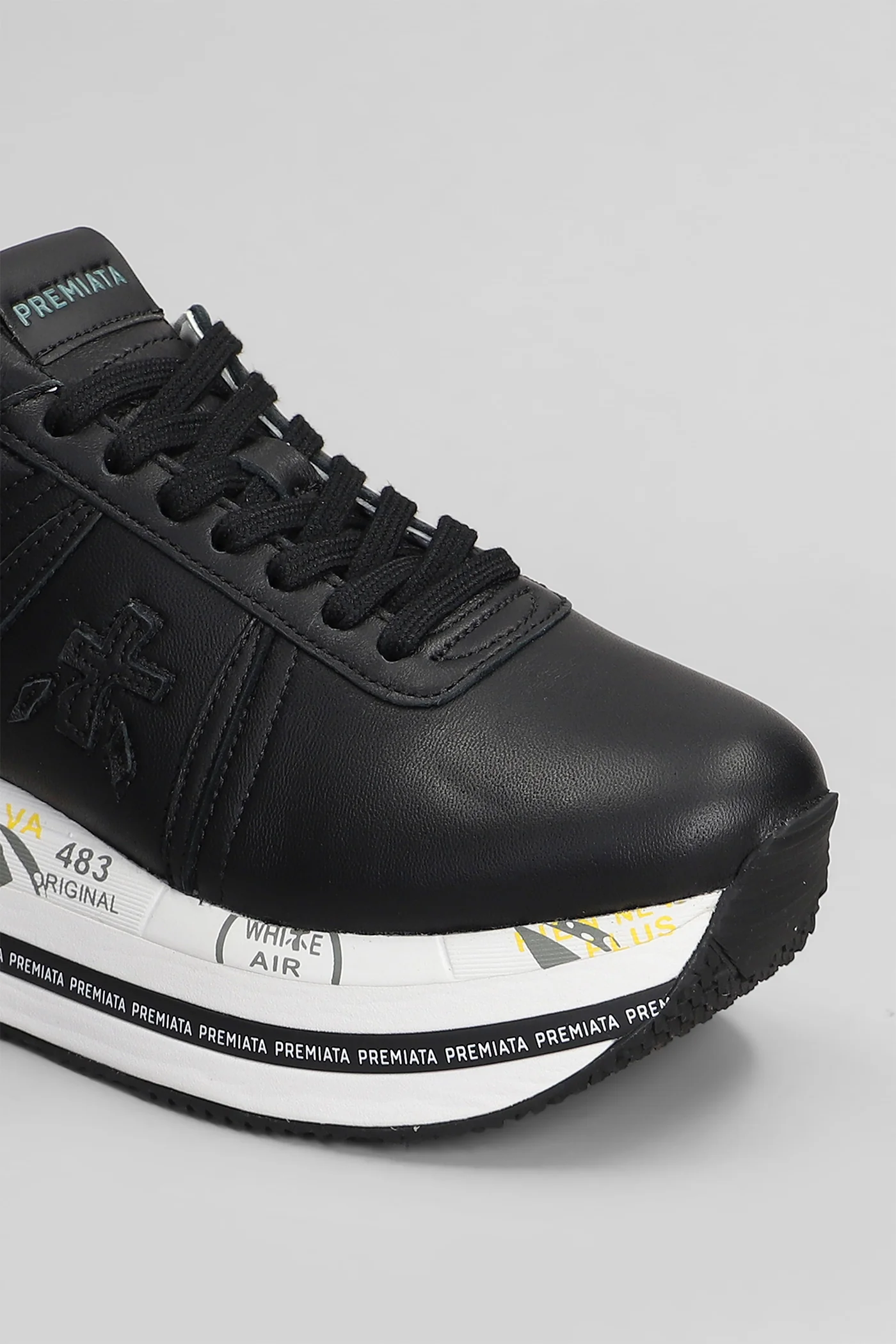Beth Sneakers in black leather - Image 5