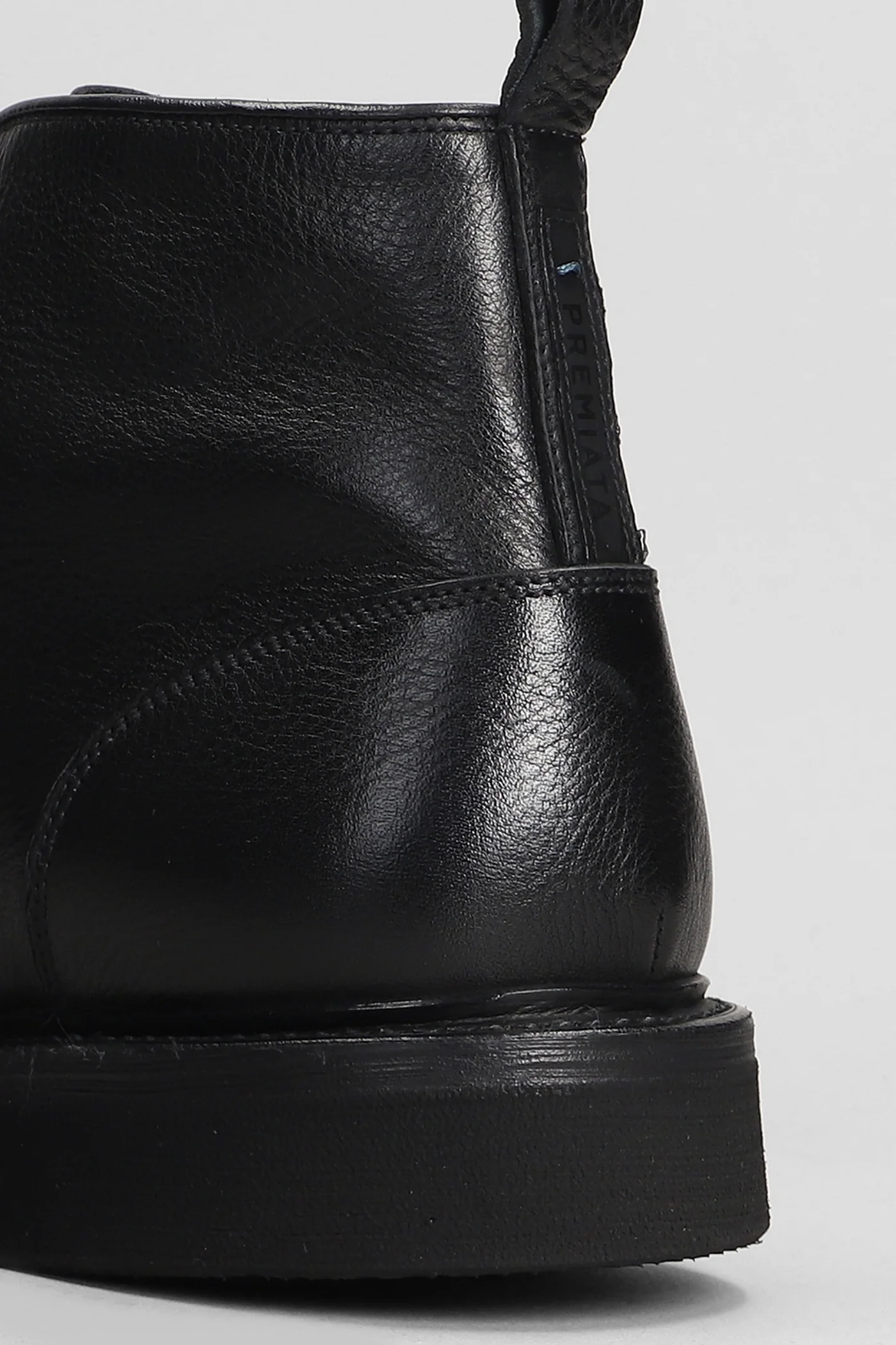 Lace up shoes in black leather - Image 5