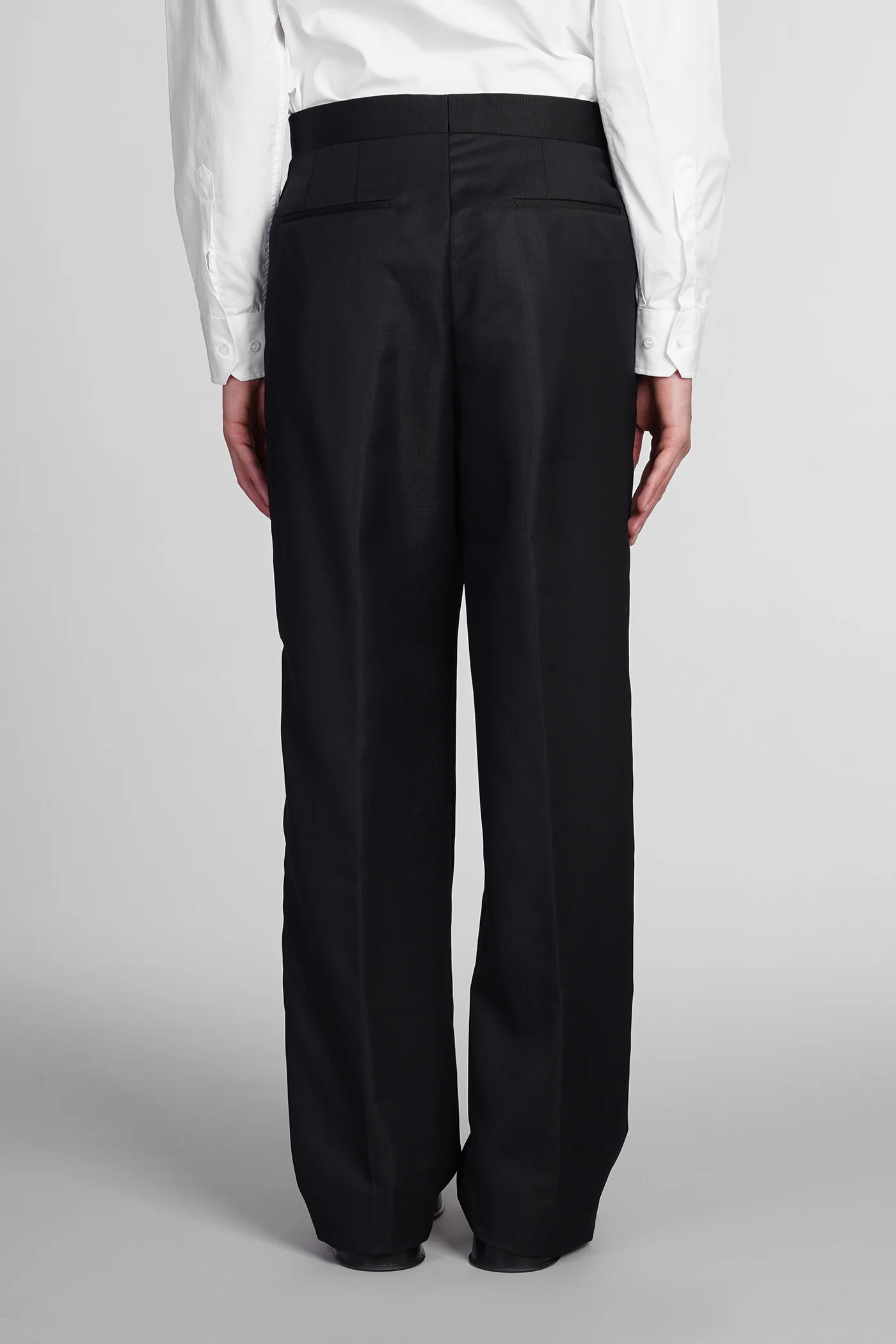 in black wool - Image 5