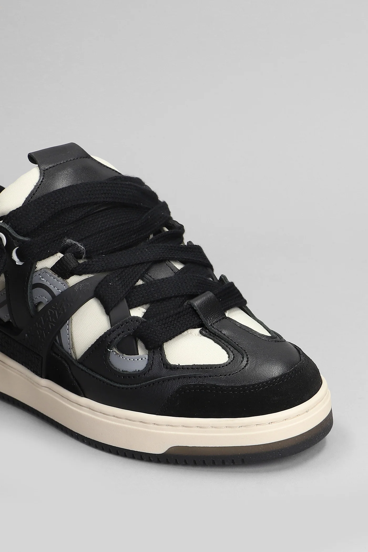 Bully Sneakers in black leather - Image 5
