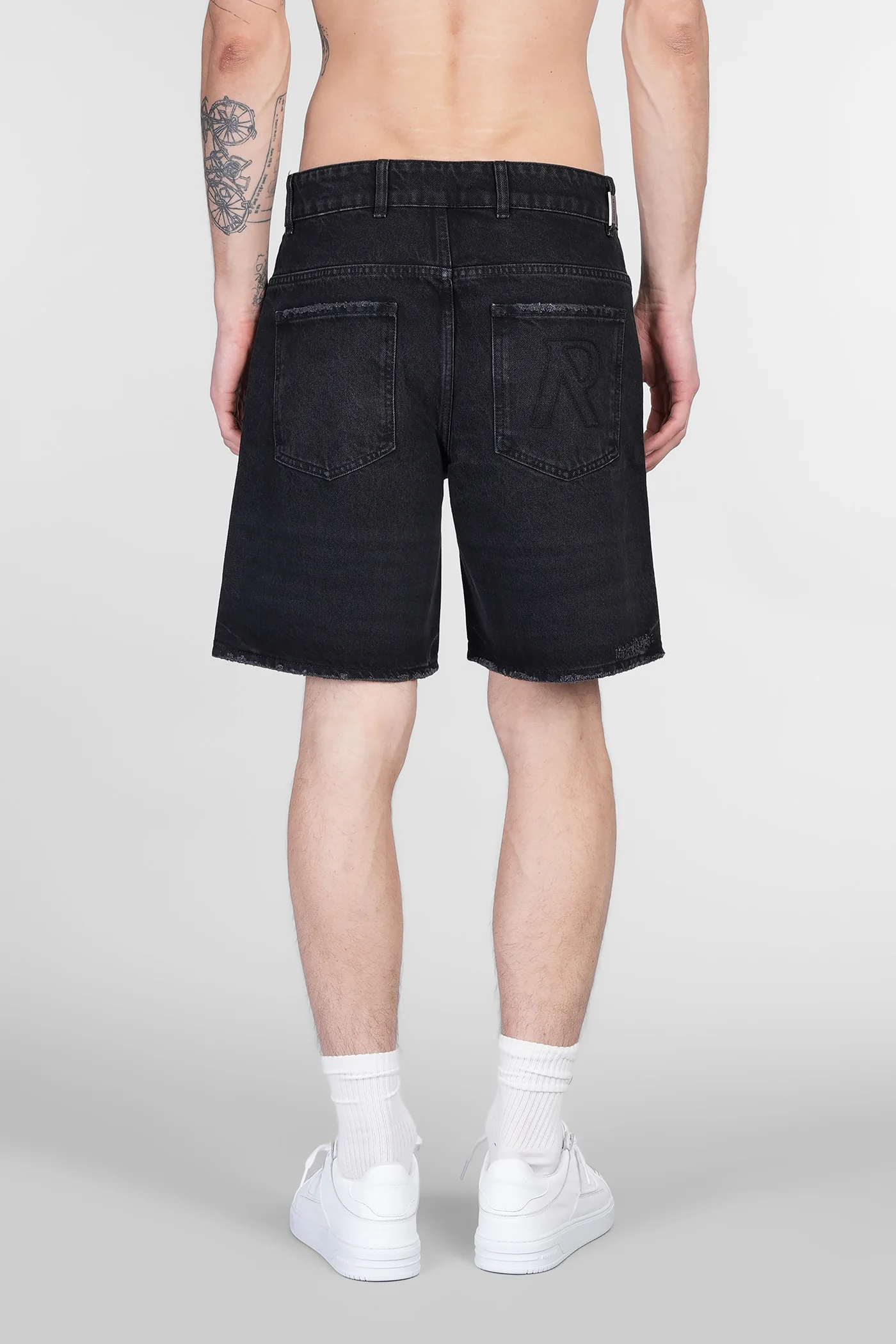 R10T Shorts in black cotton - Image 3