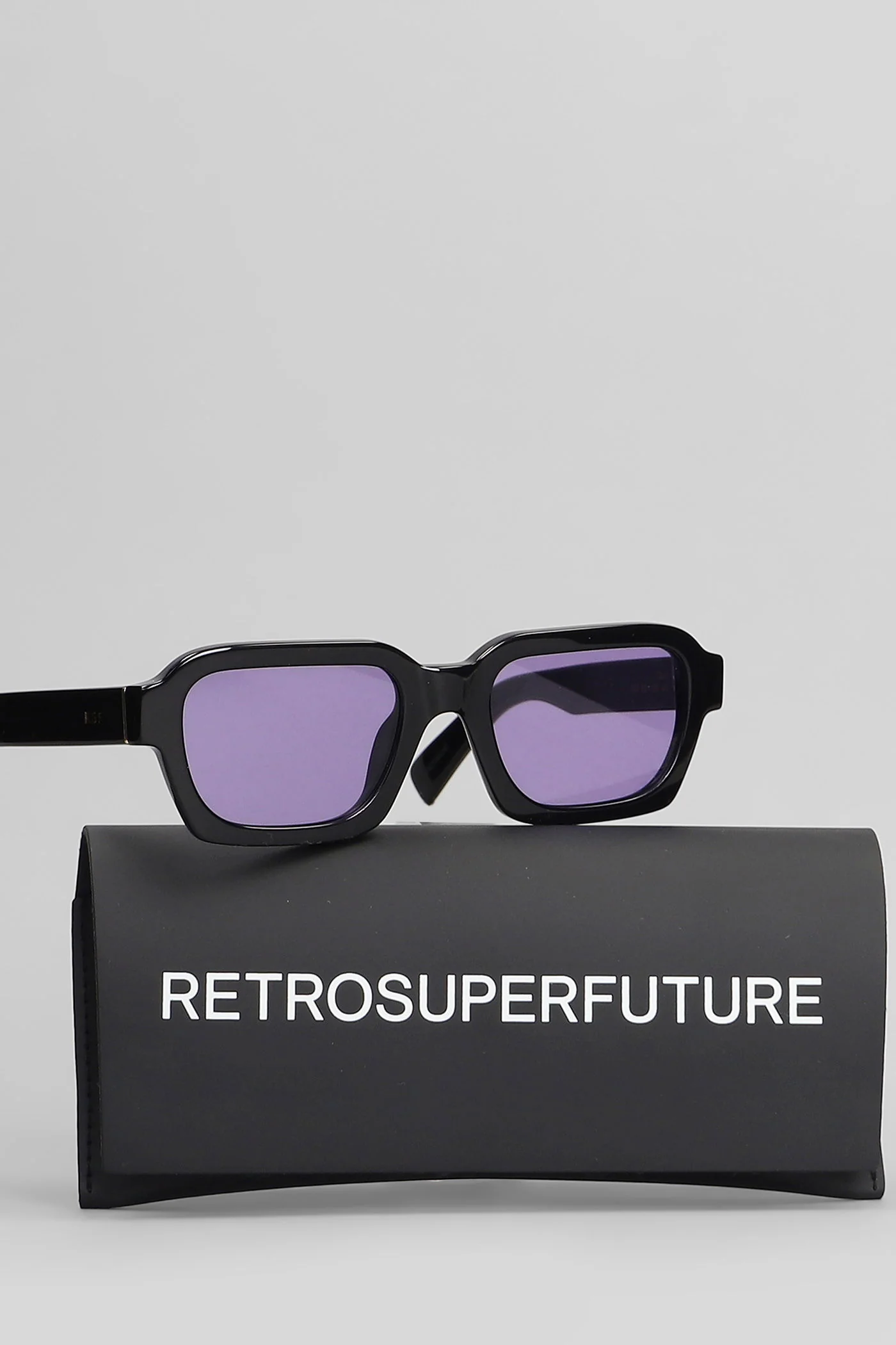 Caro Sunglasses in black acetate - Image 4