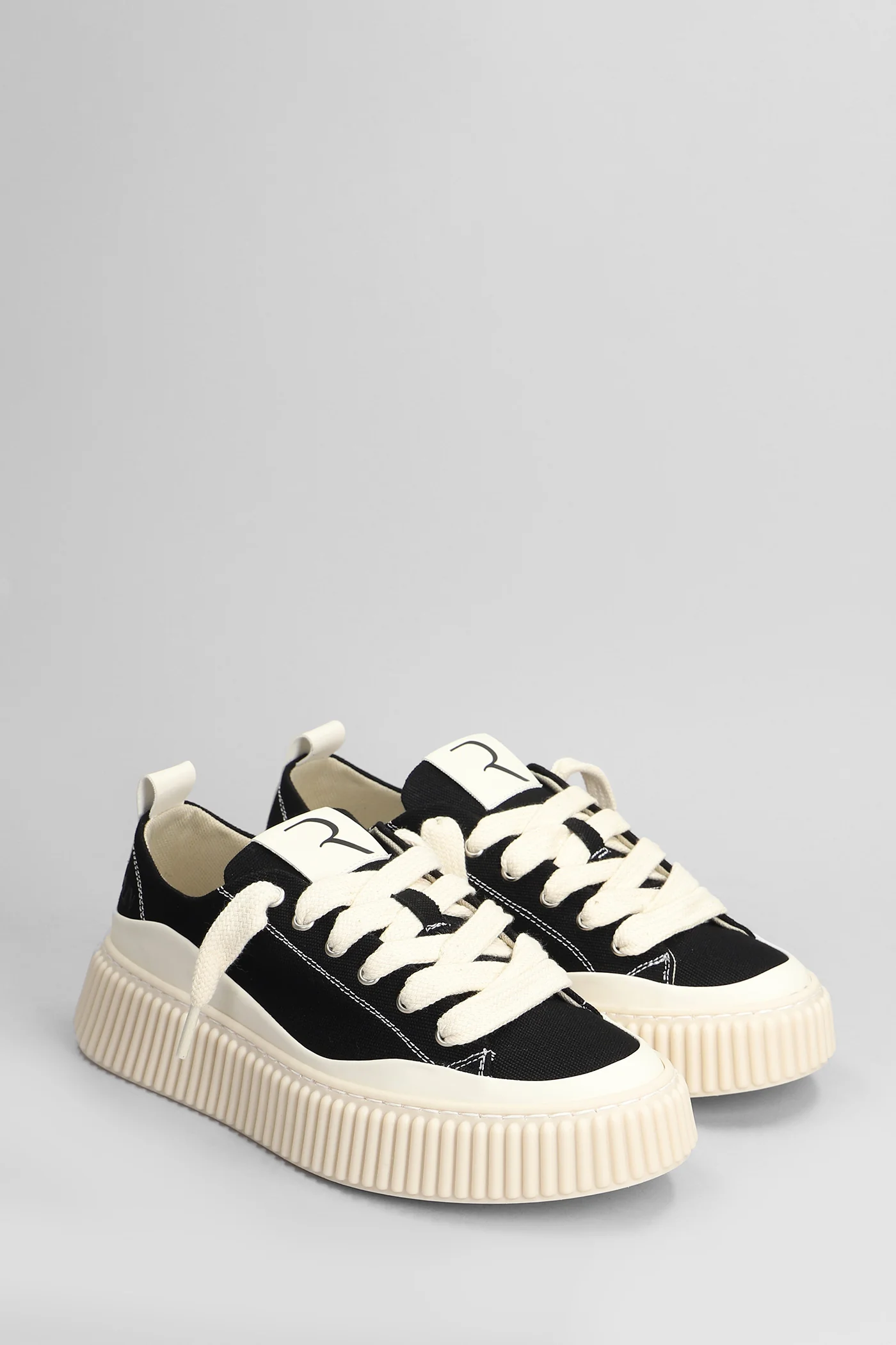 Sneakers in black canvas - Image 2