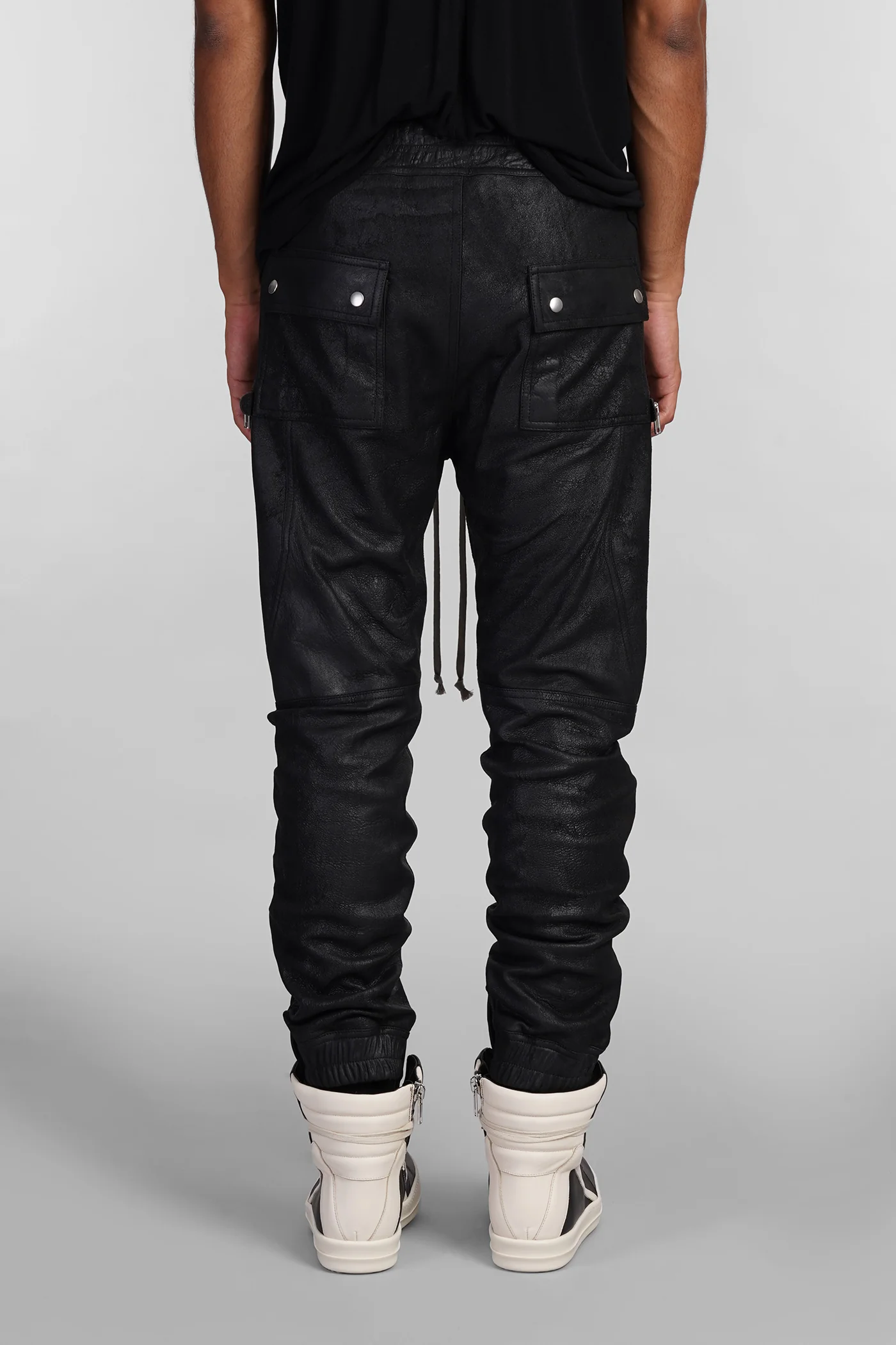 Bauhaus cargo Pants in black leather - Image 3