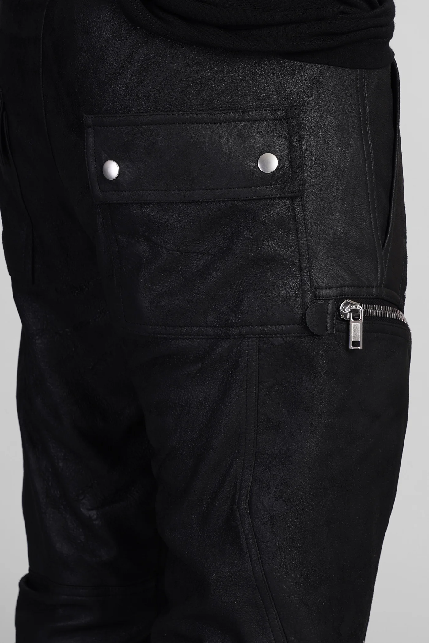 Bauhaus cargo Pants in black leather - Image 5