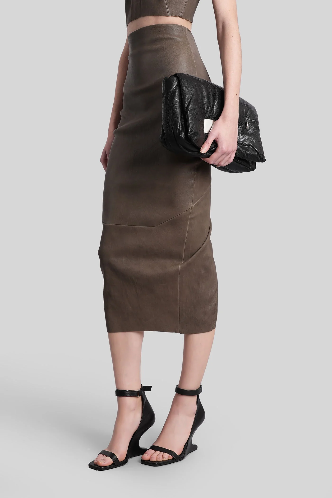 Calf dirt pillar Skirt in grey leather - Image 4