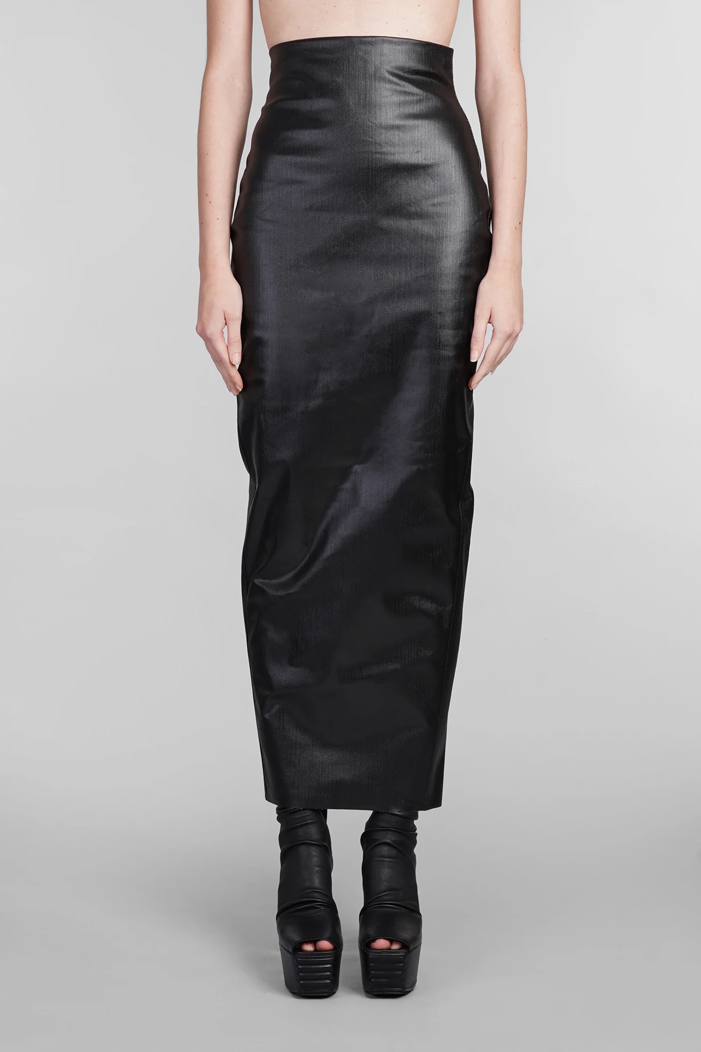 Dirt pillar Skirt in black cotton