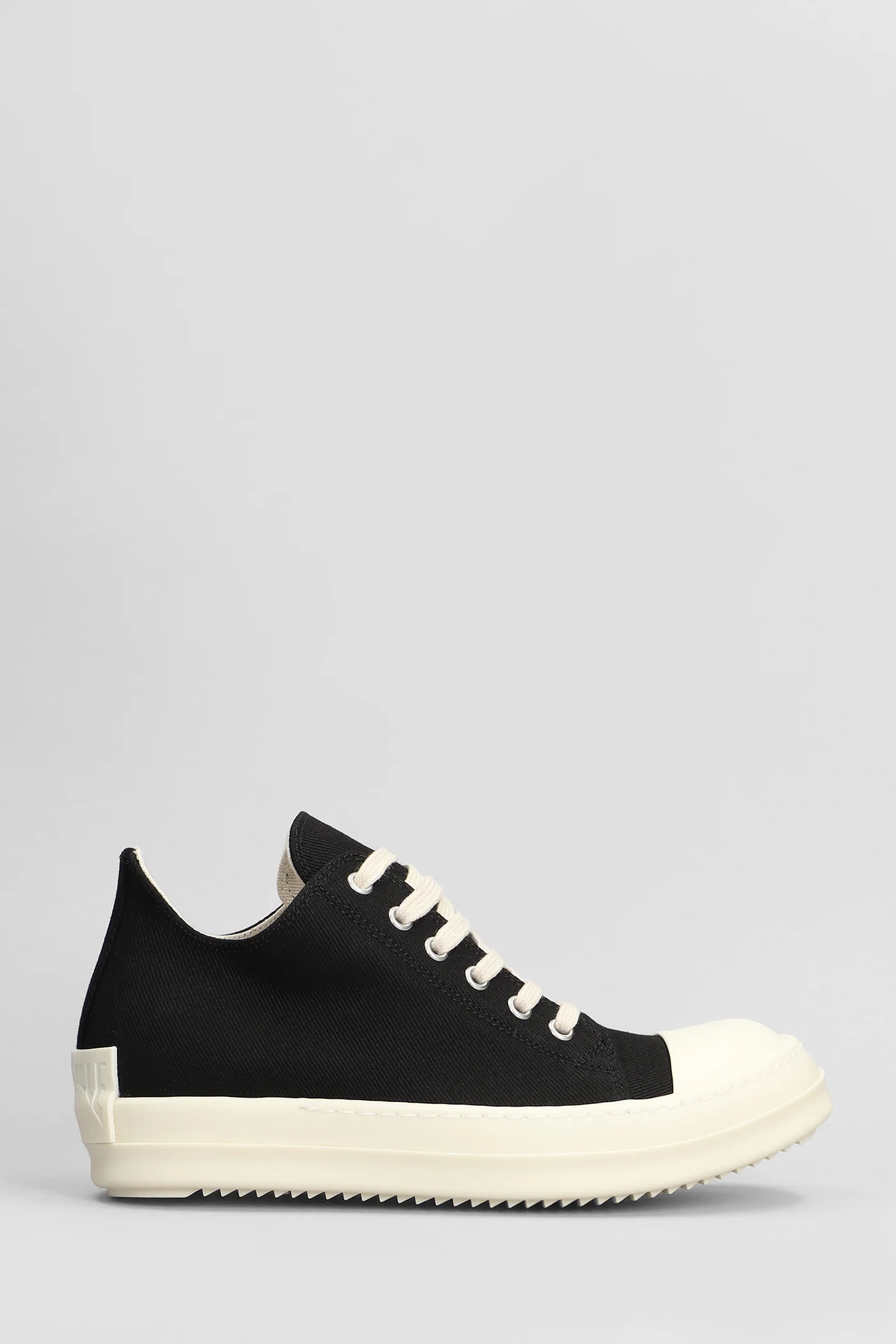 Low sneaks Sneakers in black cotton