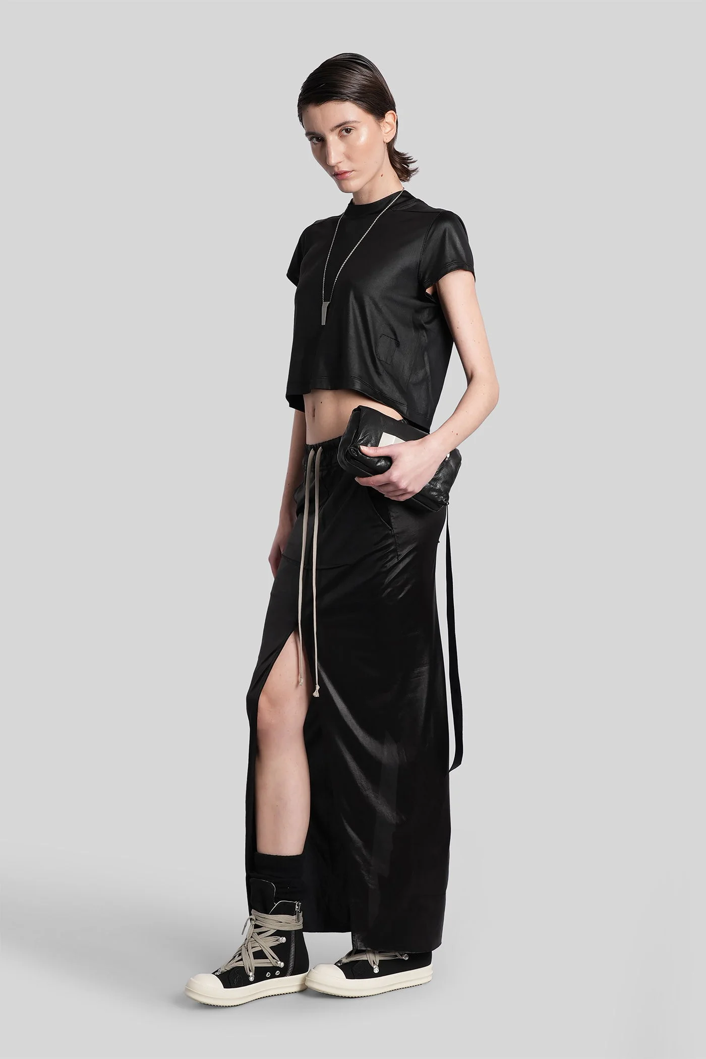 Pull on sliced pilla Skirt in black acetate - Image 2