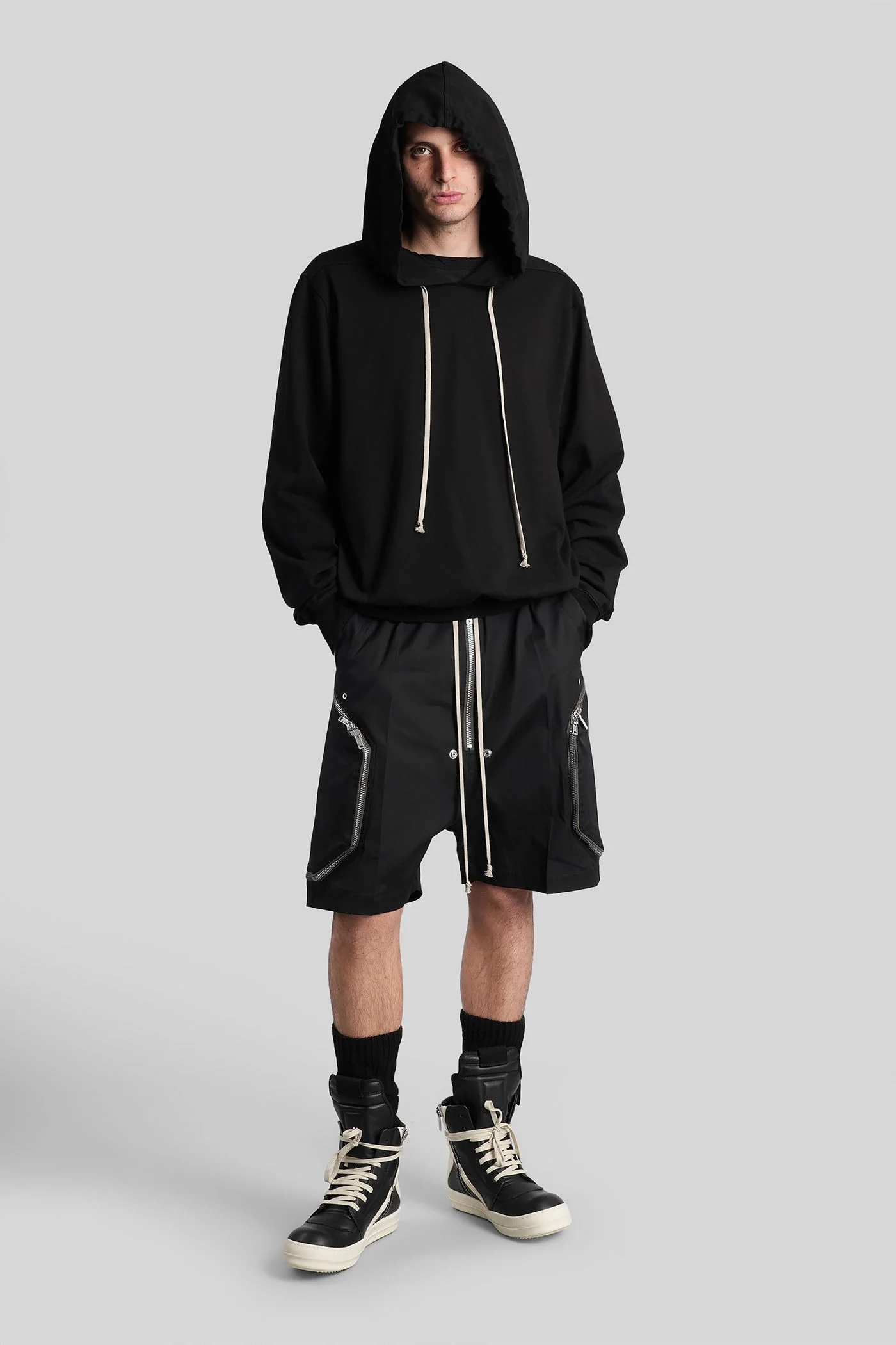 Heizer bela Shorts in black cotton - Image 2