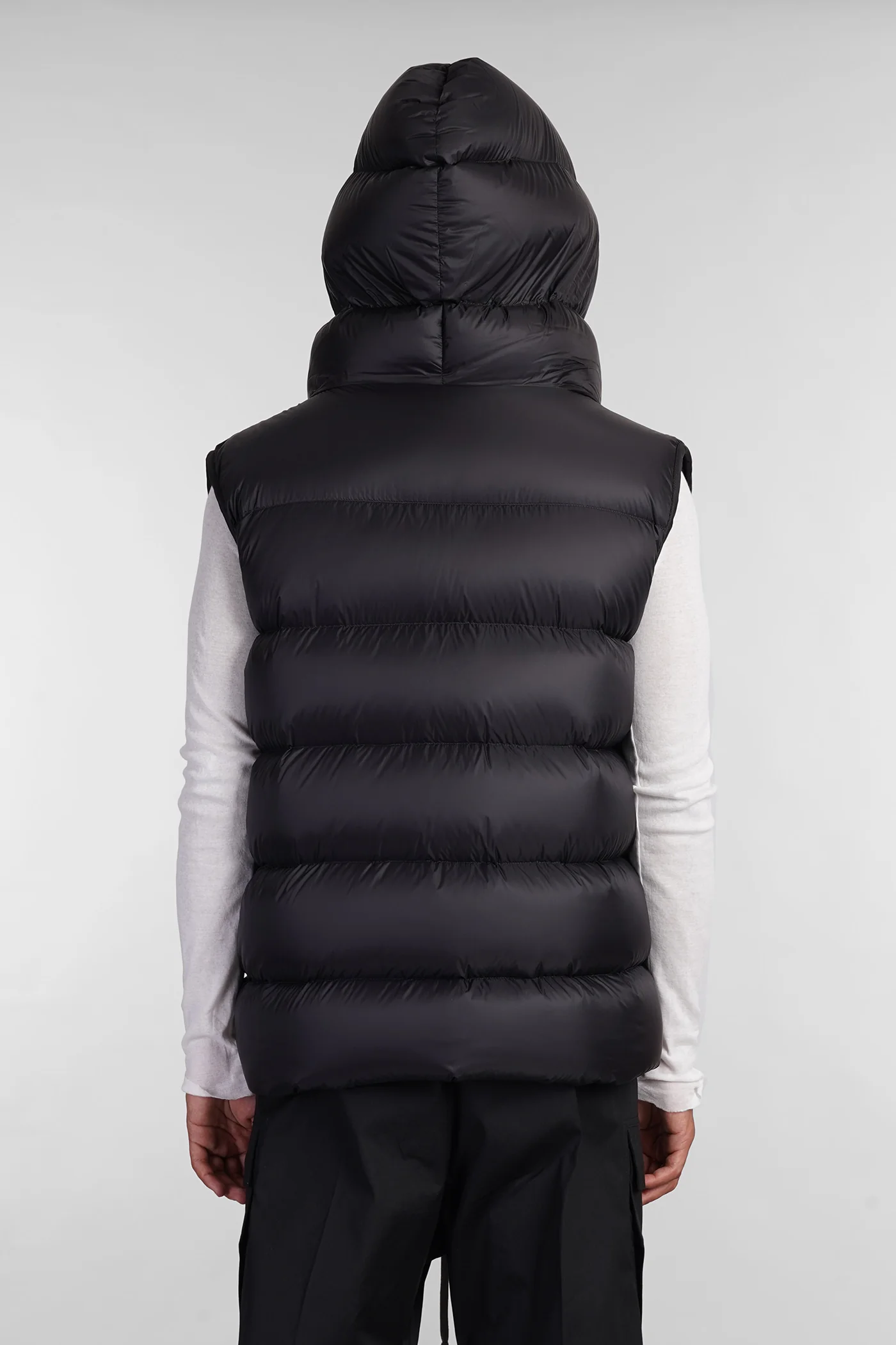 Sealed vest puffer in black polyamide - Image 3