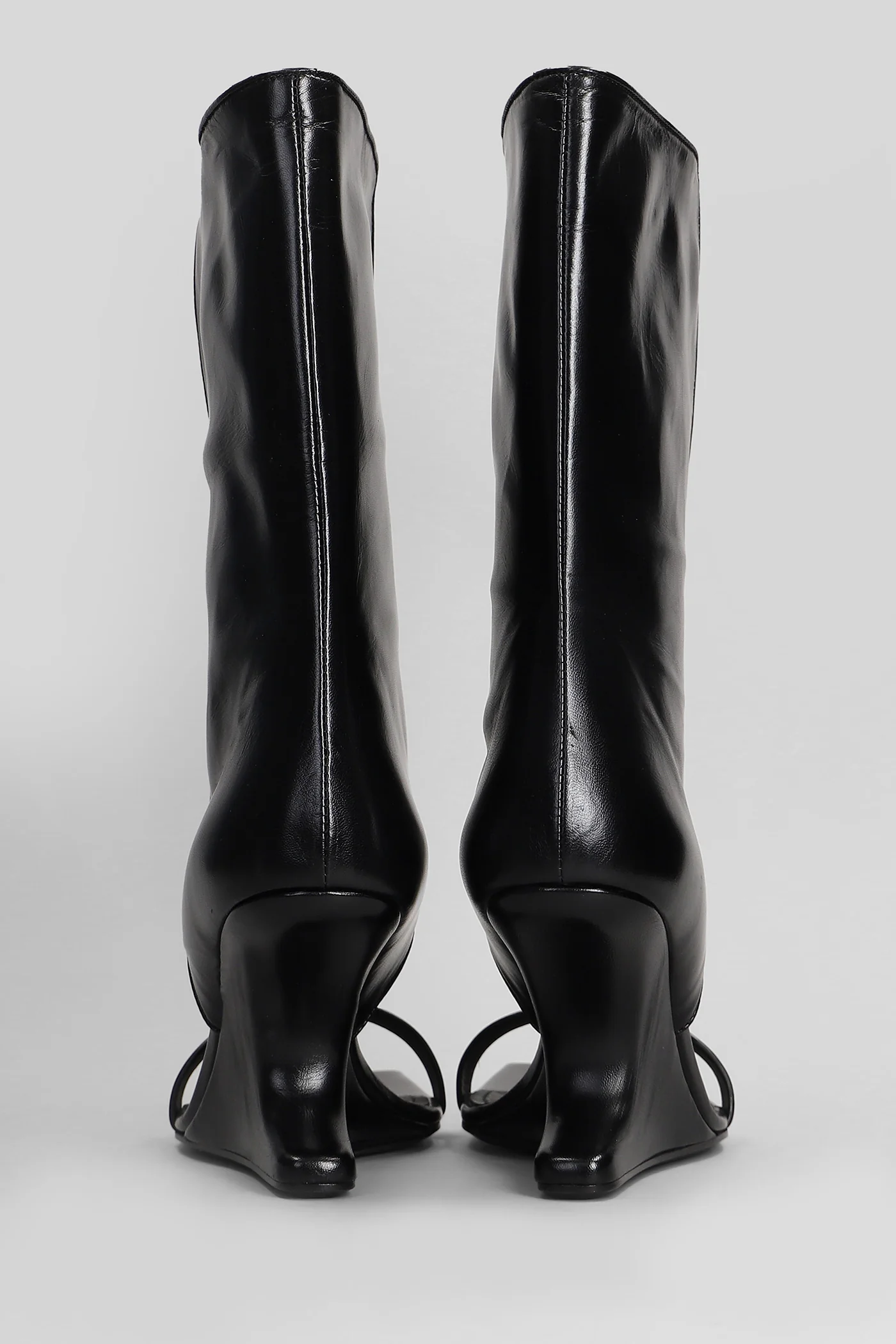 Winged cantilever 8 Sandals in black leather - Image 4