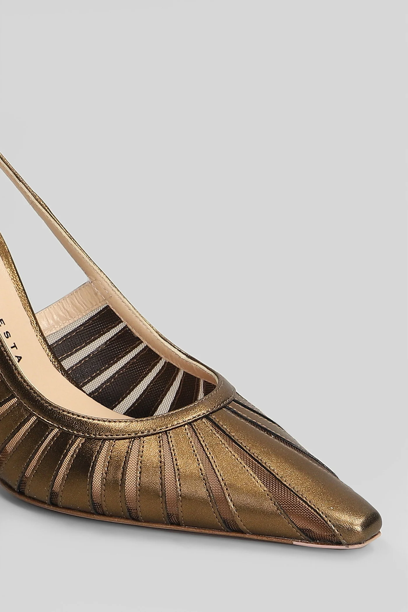 Ade Pumps in bronze leather and fabric - Image 5