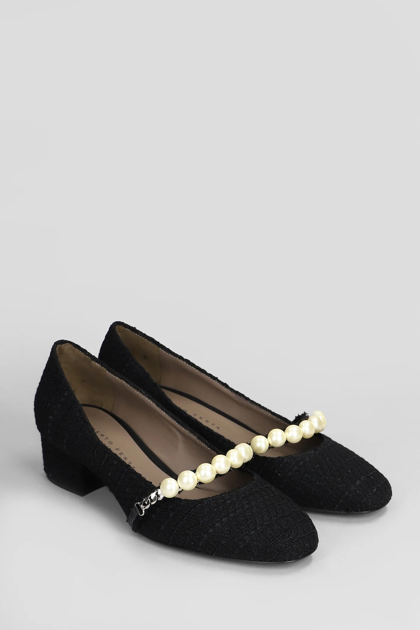 Liana Pumps in black wool - Image 2