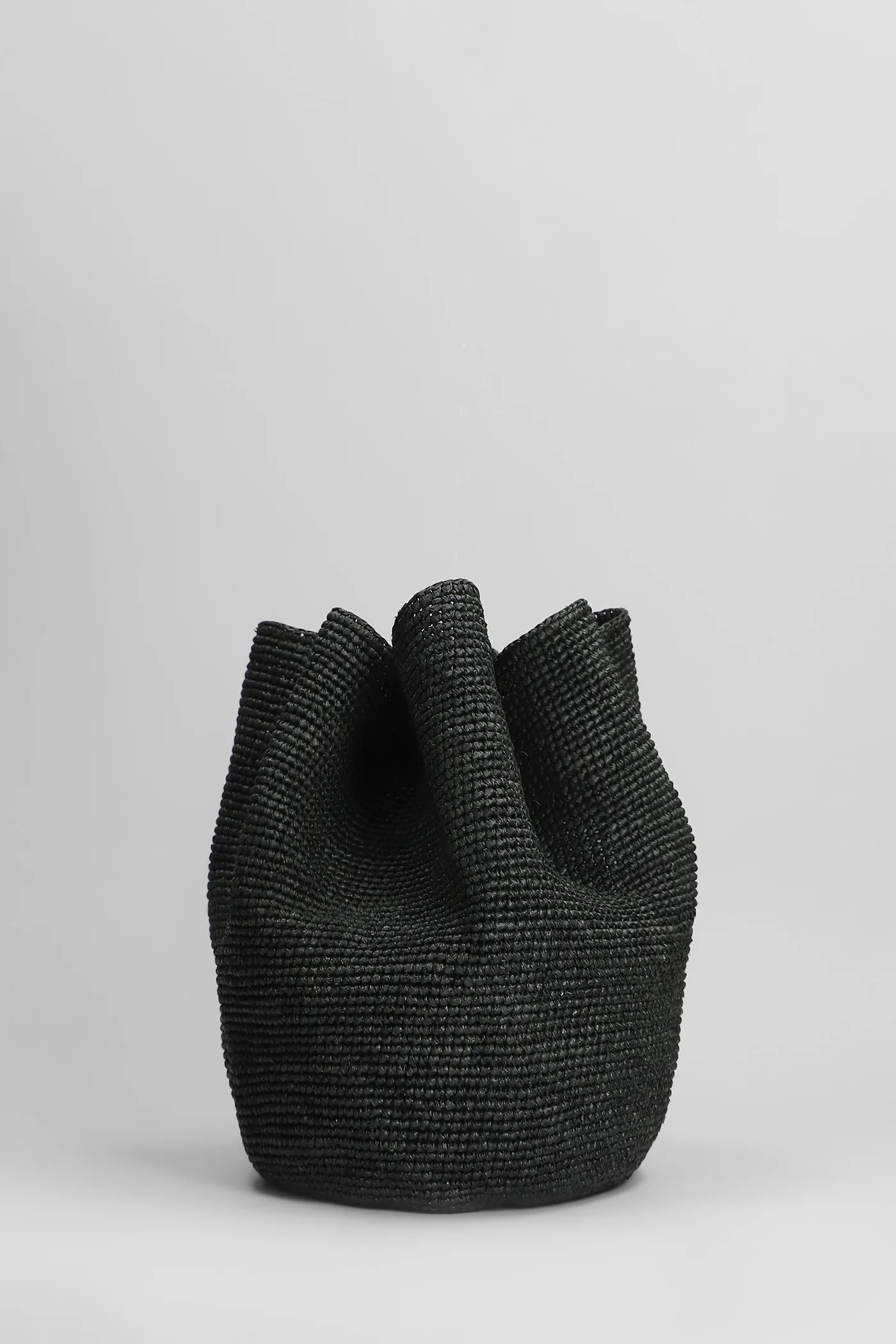 The Hat Bag Shoulder bag in black raffia - Image 3
