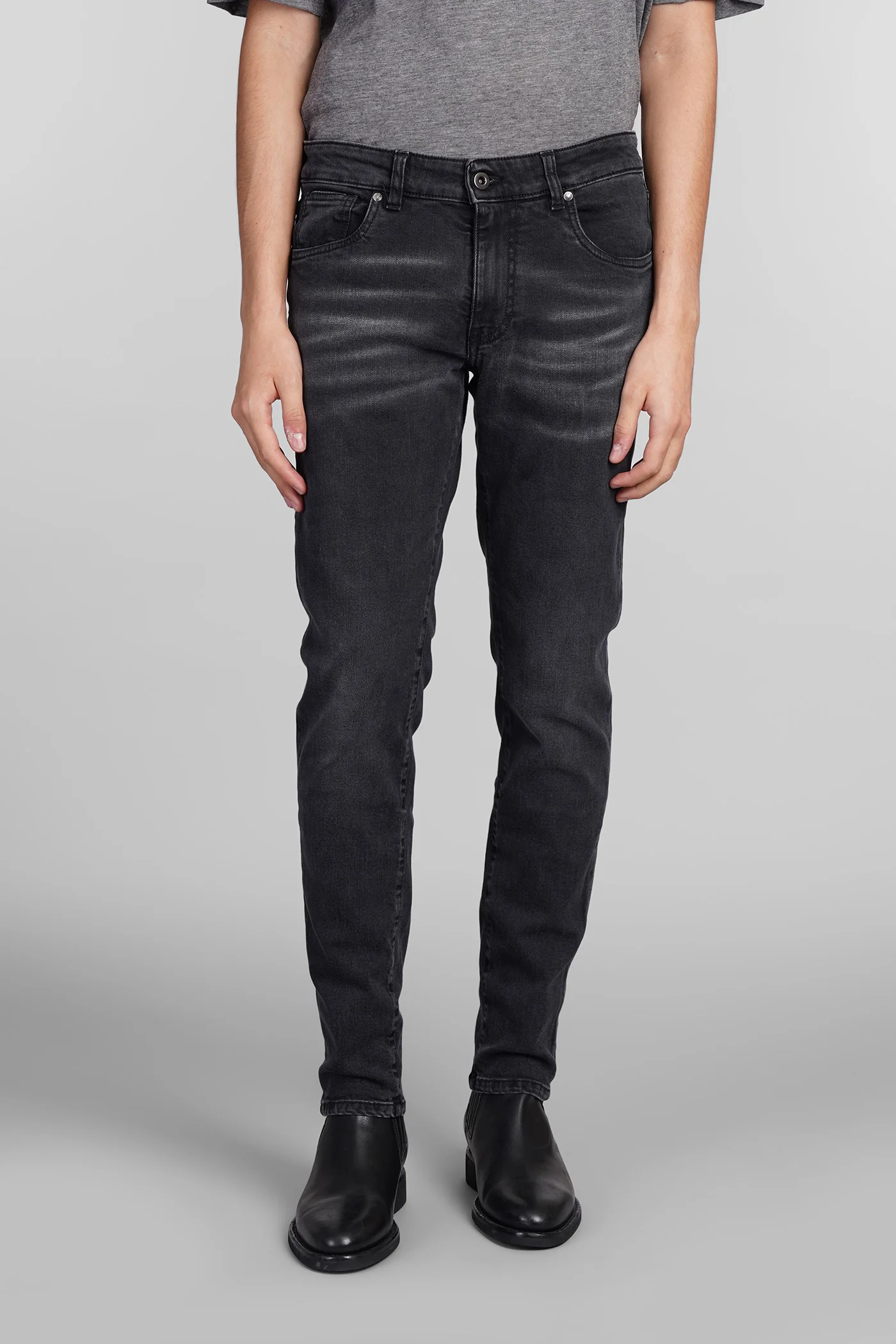 Jeans in black denim