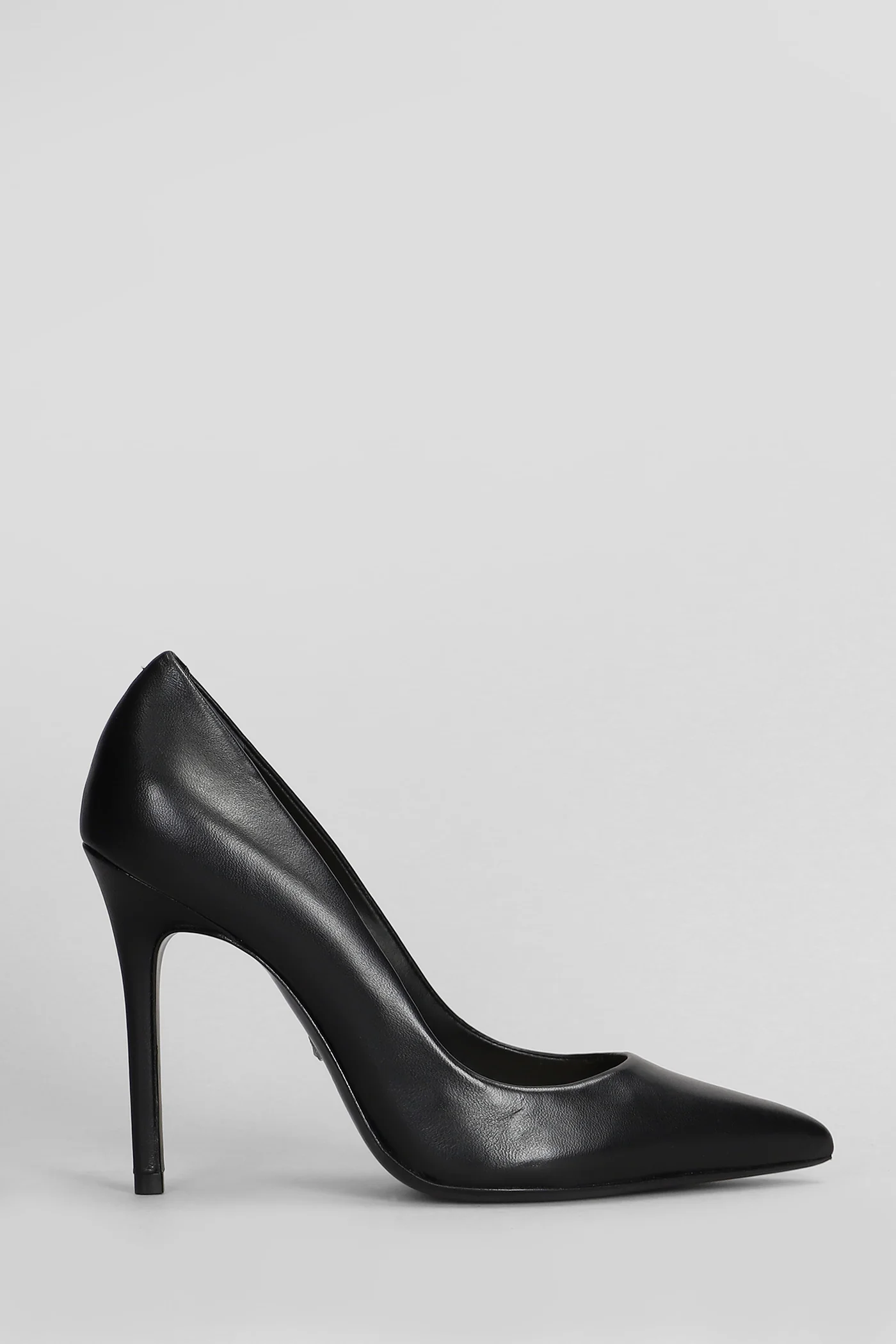 Caiolea Pumps in black leather