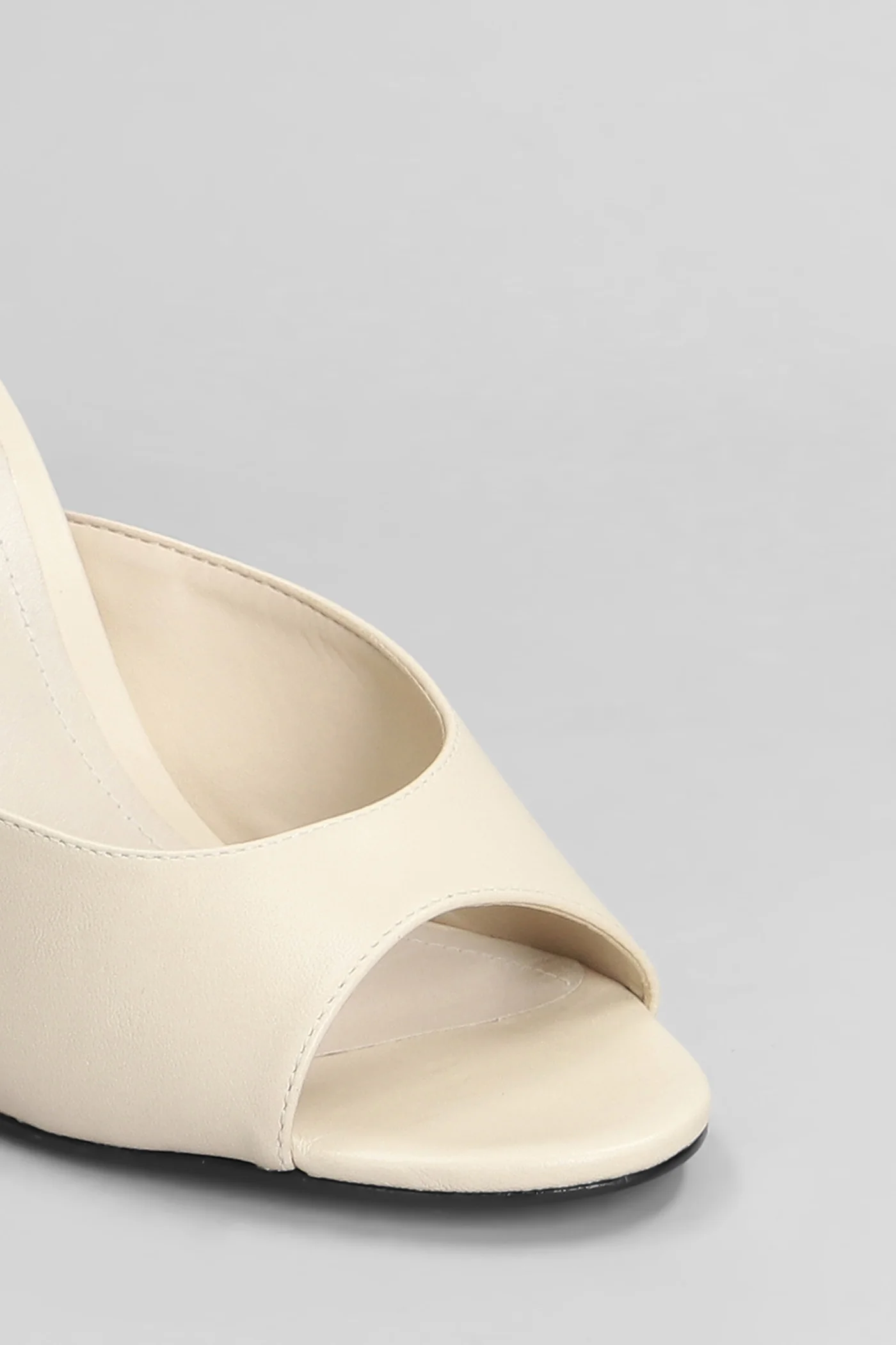 Slipper-Mule in beige leather - Image 5