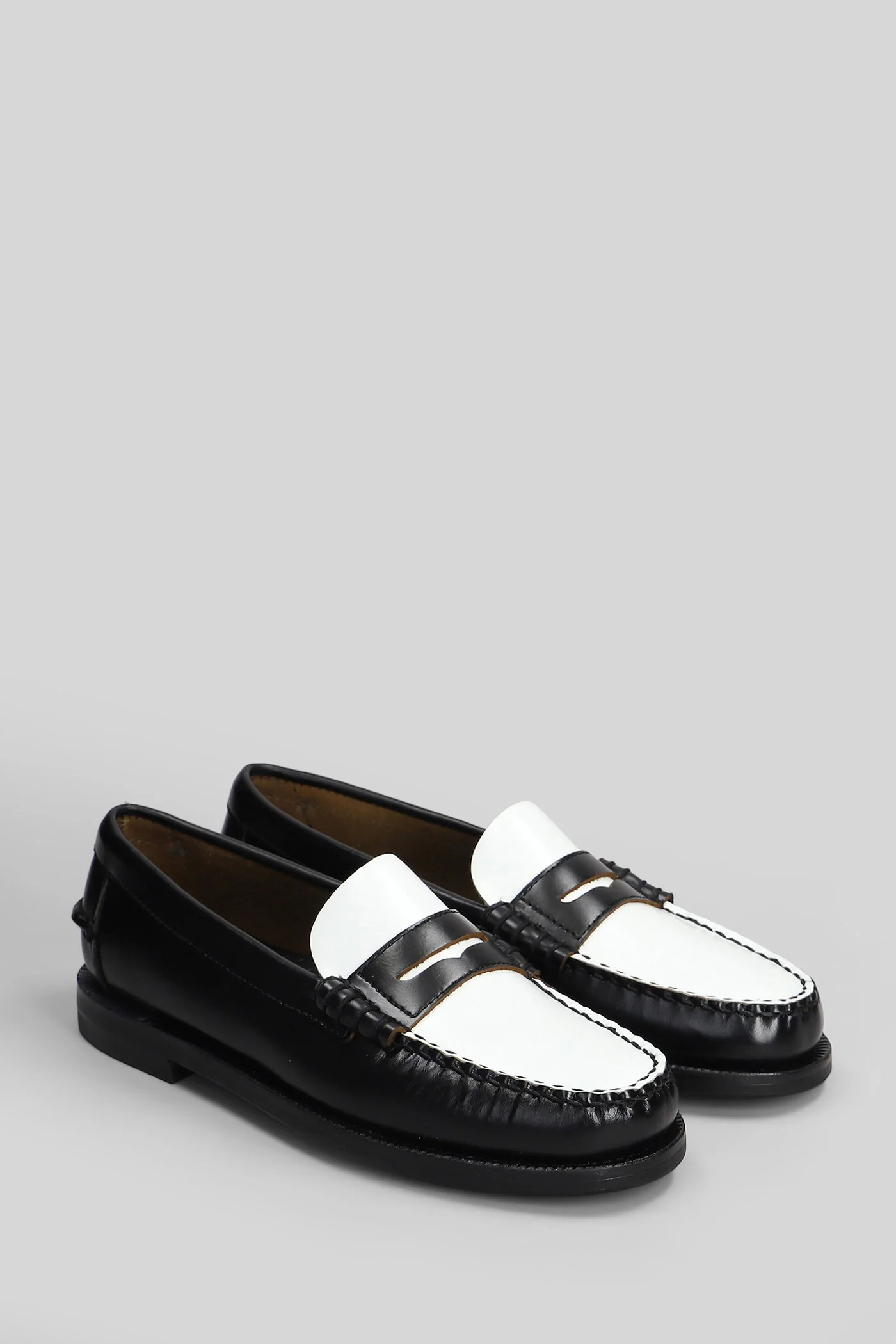 Classic dan Loafers in black leather - Image 2