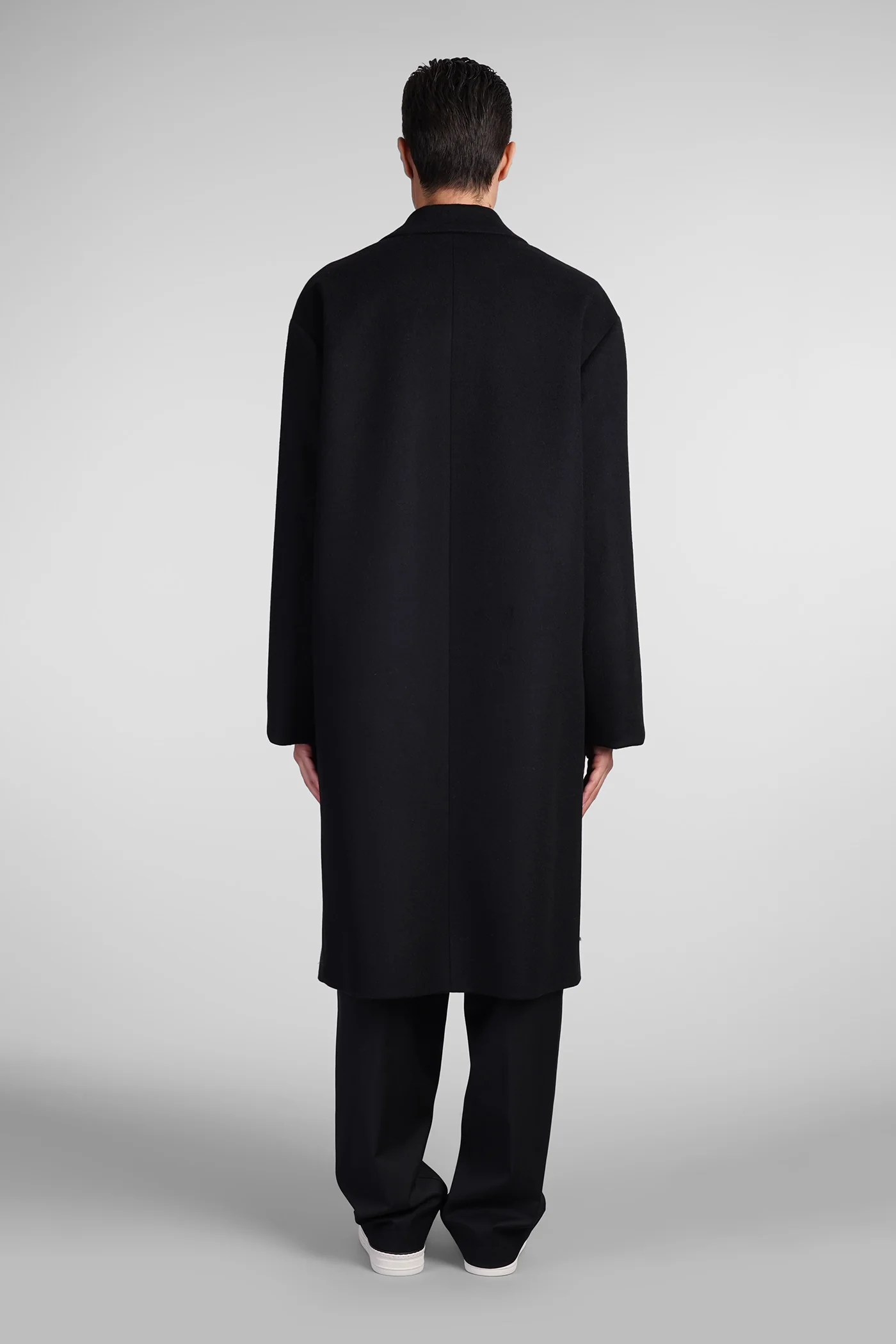 Coat in black wool - Image 3