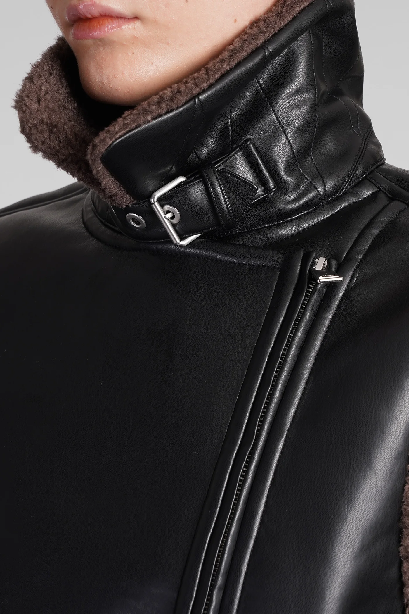 Daniels Shearling in black Polyuretan - Image 5