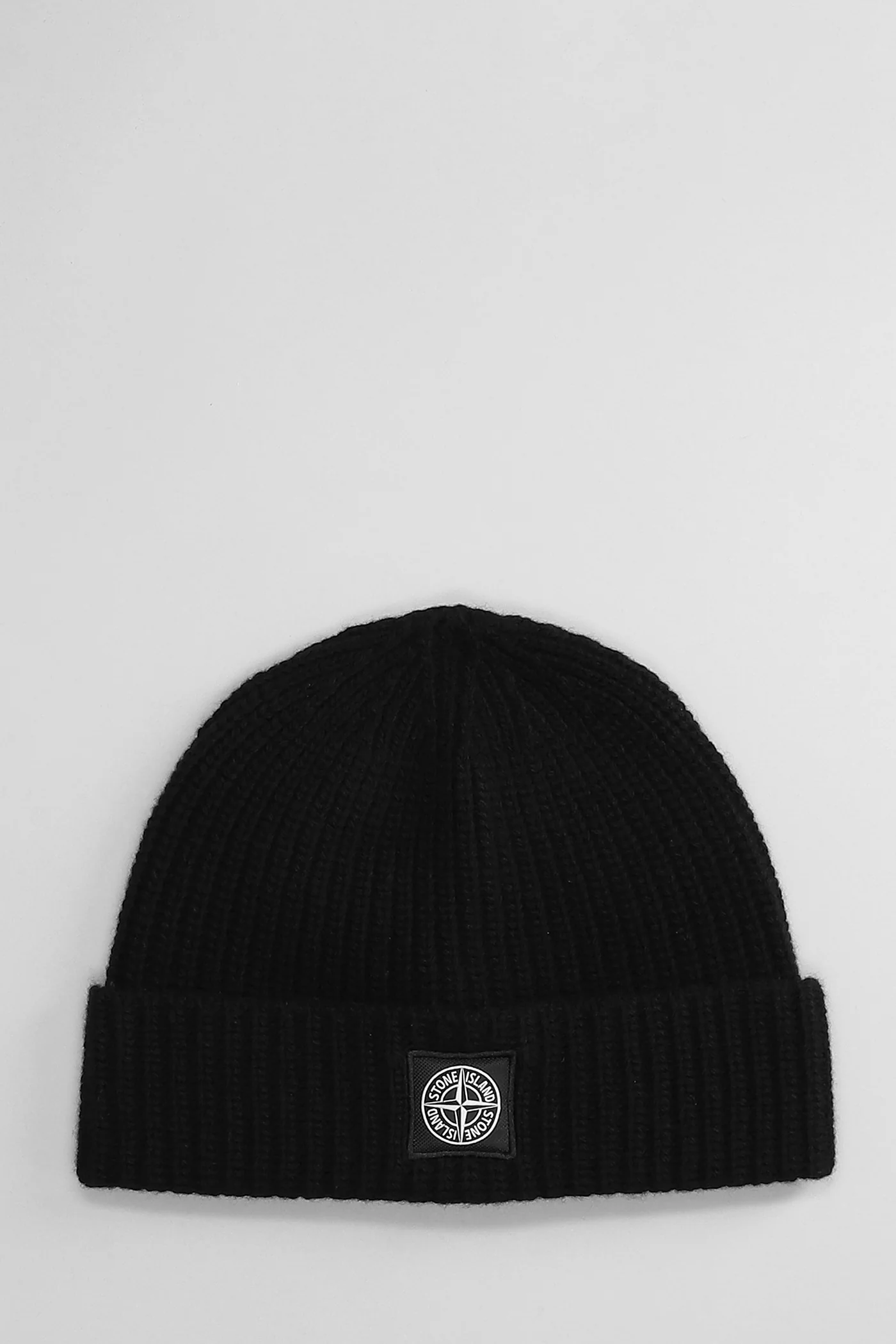 Hats in black wool