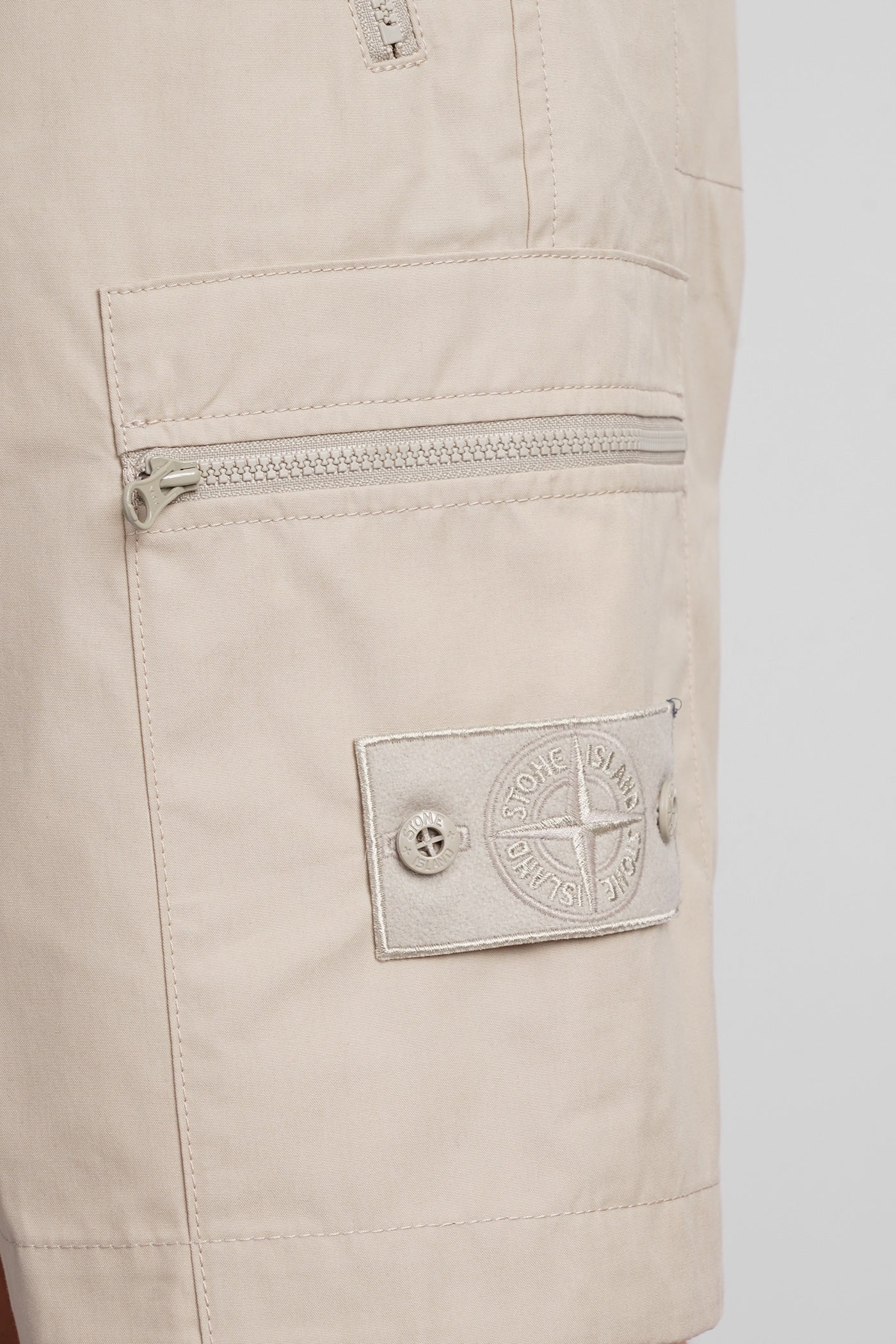 Shorts in beige cotton - Image 5