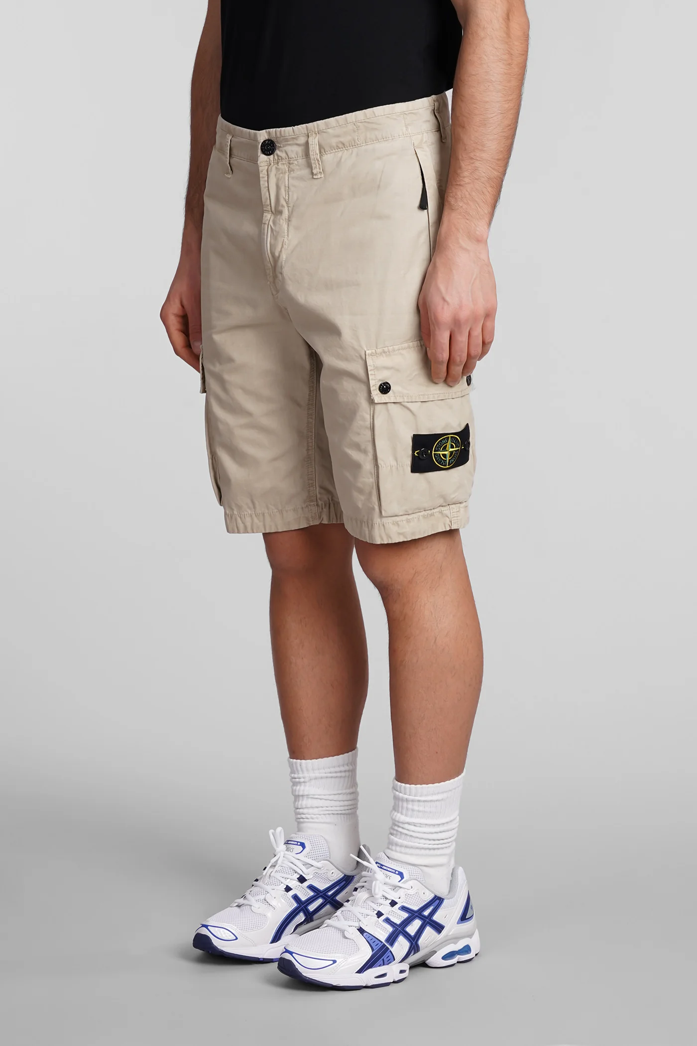 Shorts in beige cotton - Image 4