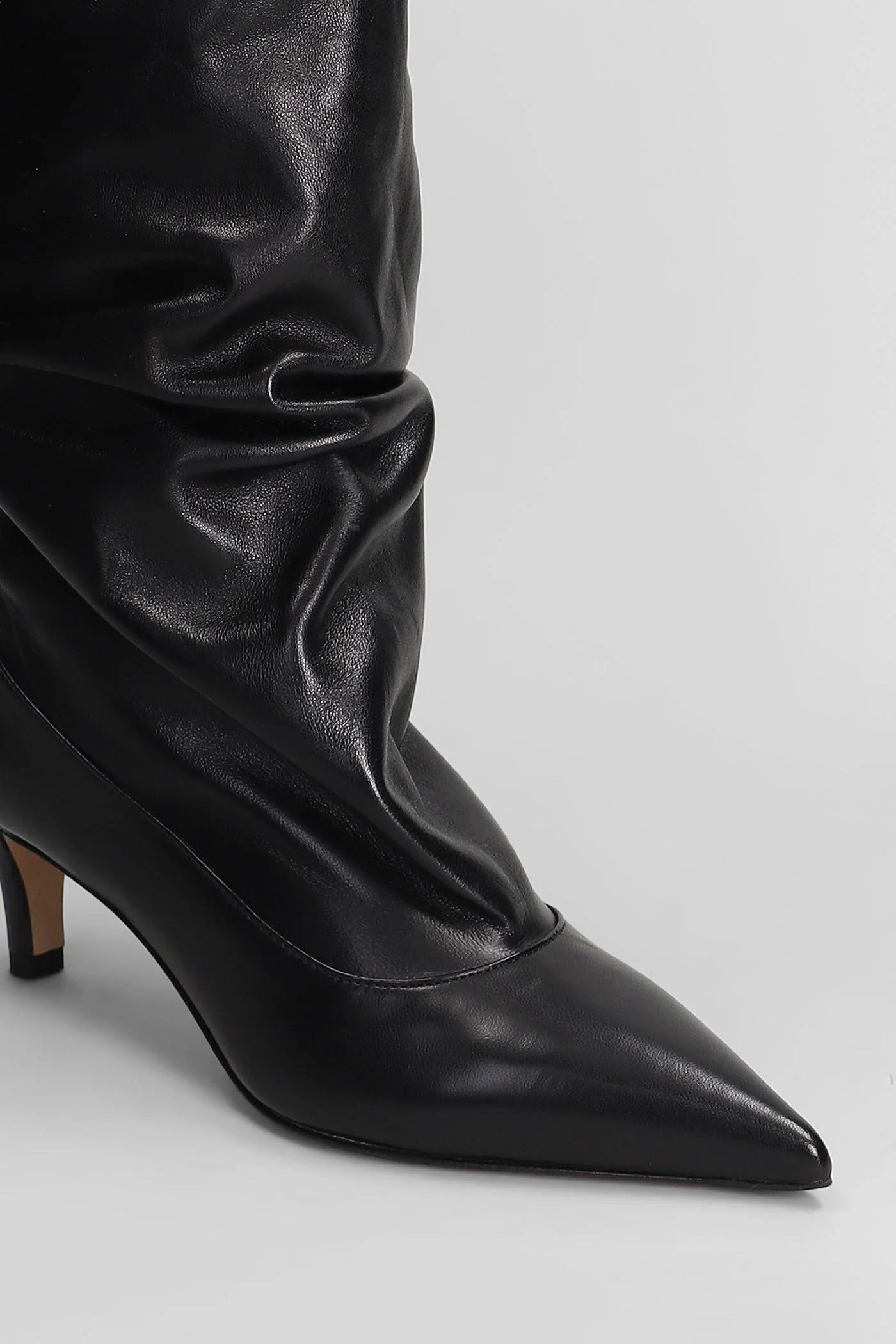 High heels boots in black leather - Image 5