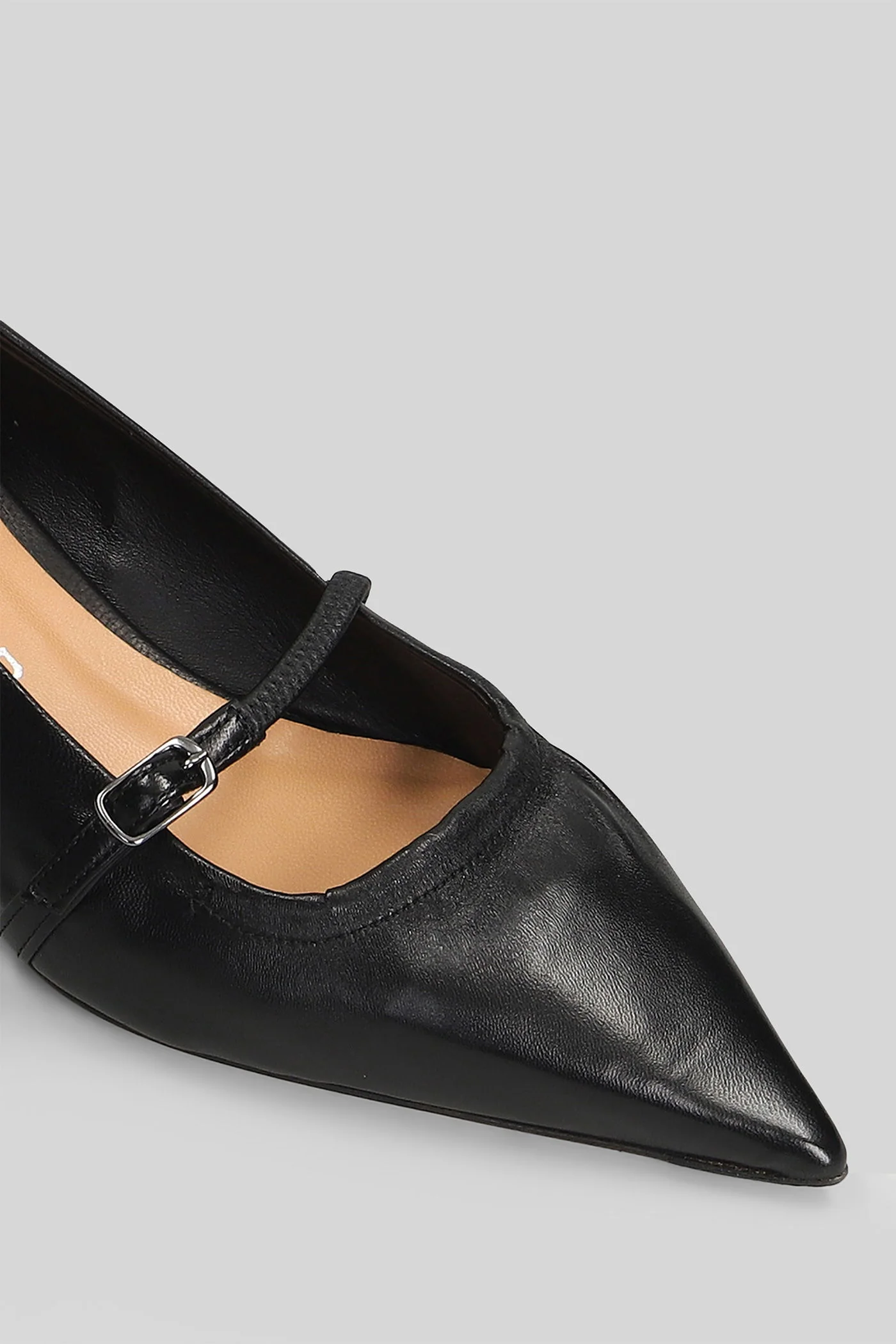 Pumps in black leather - Image 5
