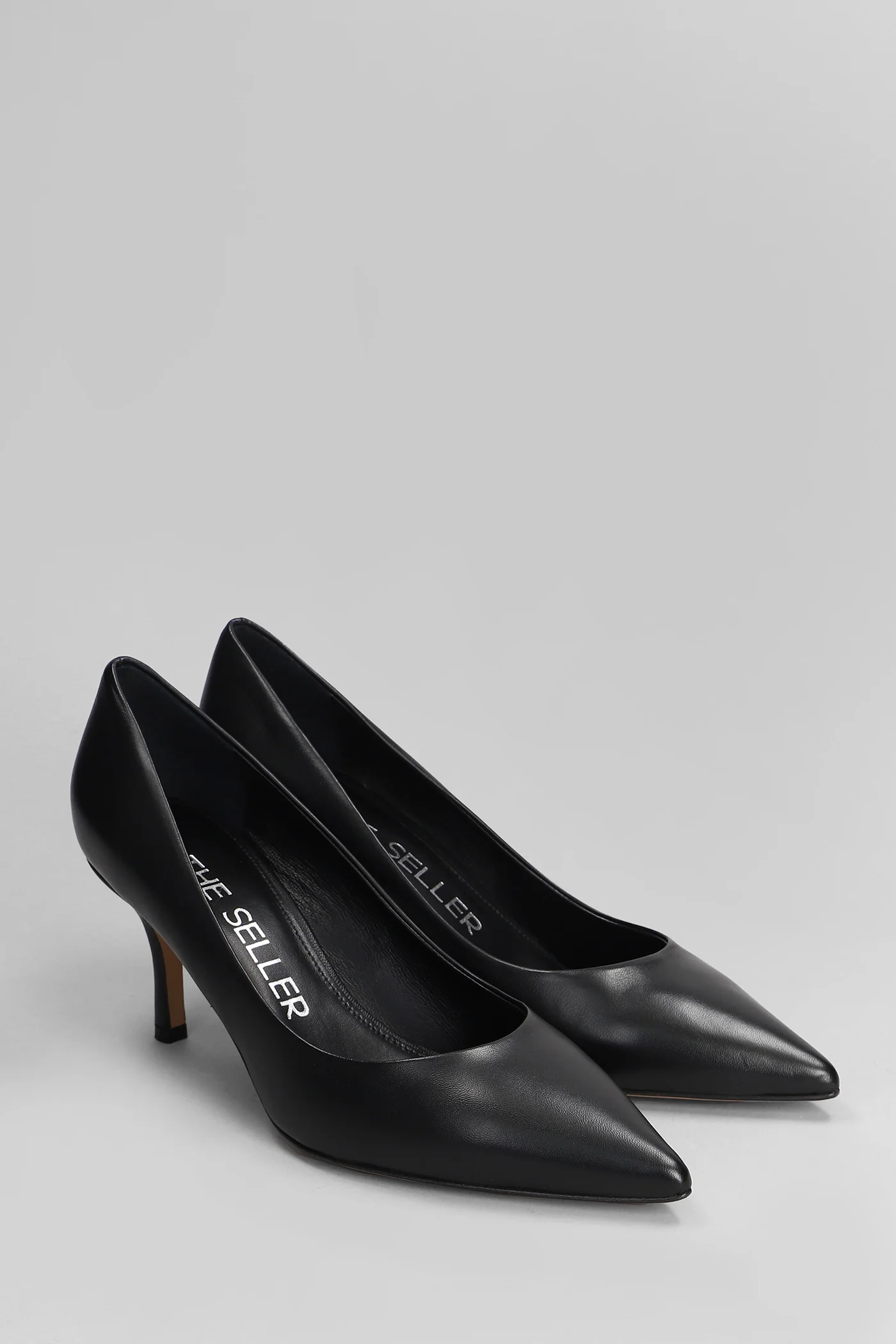 Pumps in black leather - Image 2