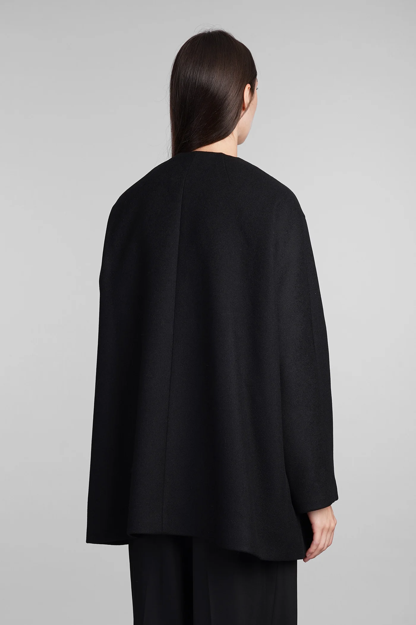 Coat in black wool - Image 3