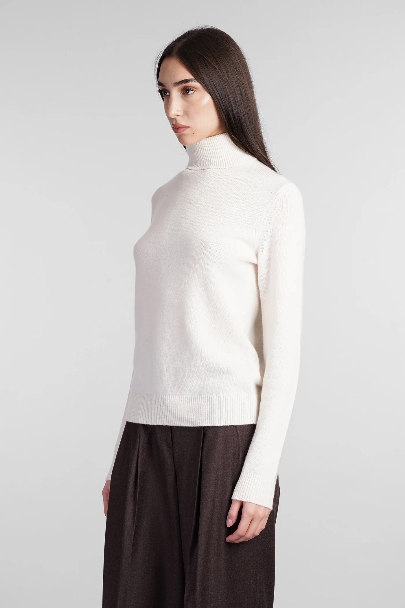 Knitwear in beige cashmere - Image 4