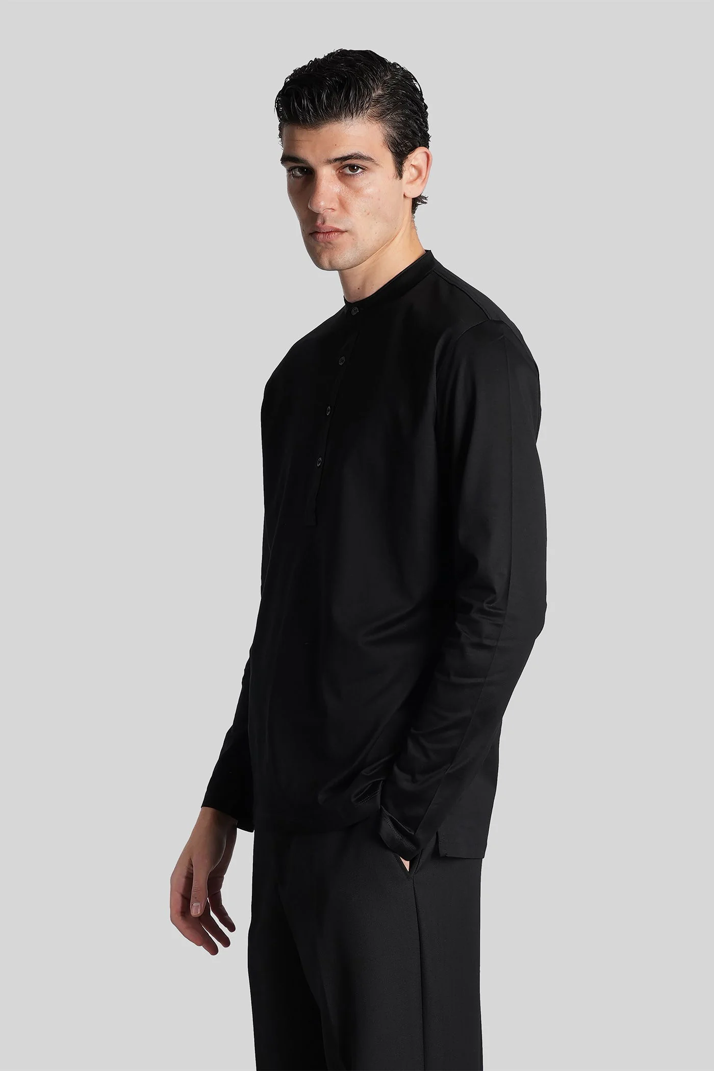 in black cotton - Image 4