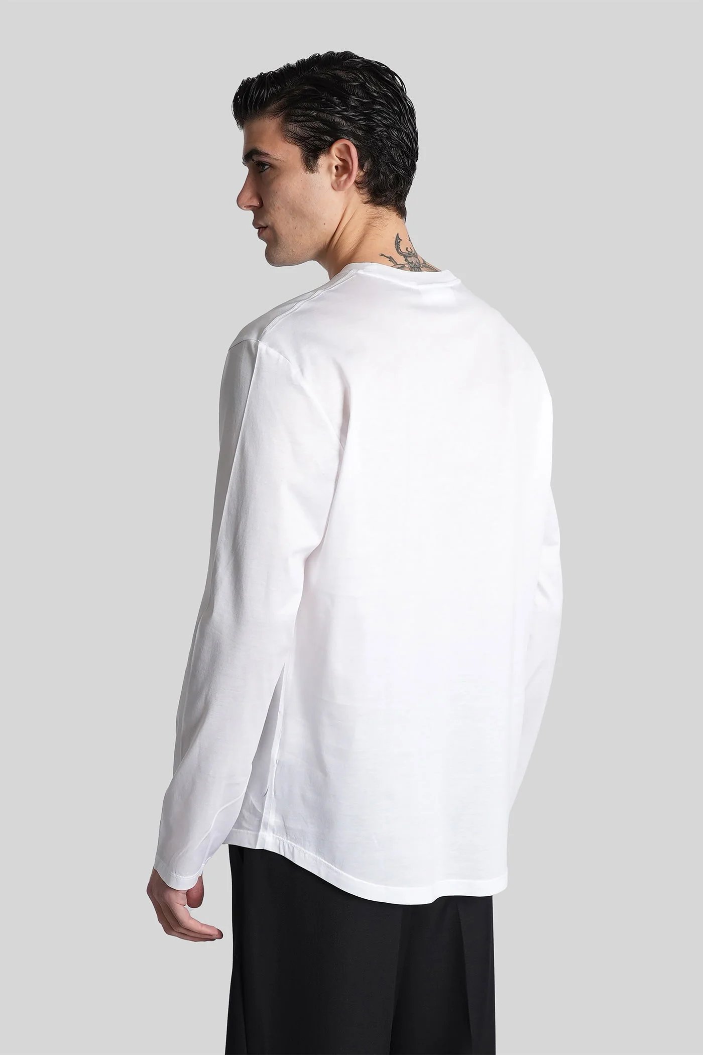 in white cotton - Image 3