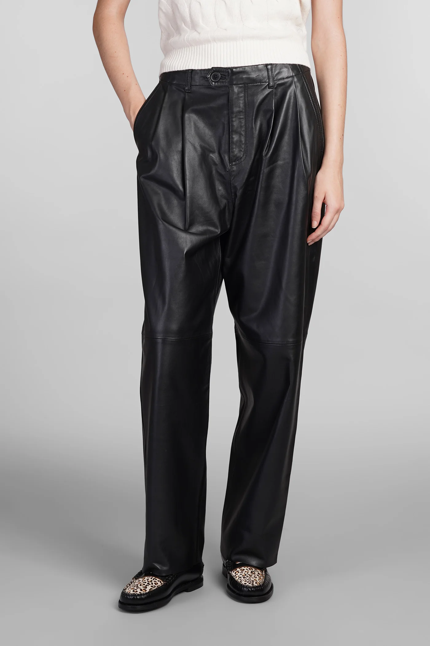 Pants in black leather