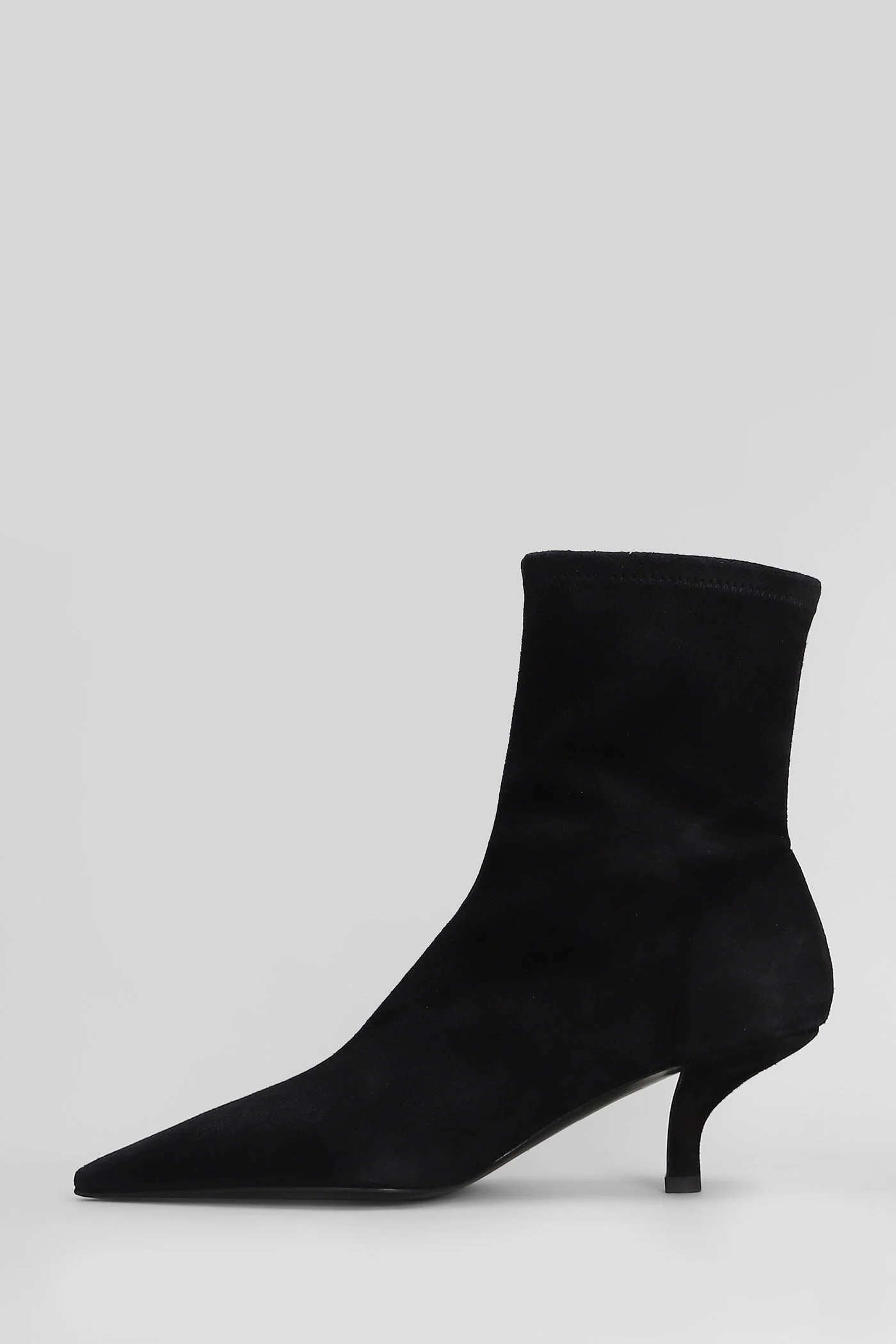 low heels Ankle boots in black leather - Image 3
