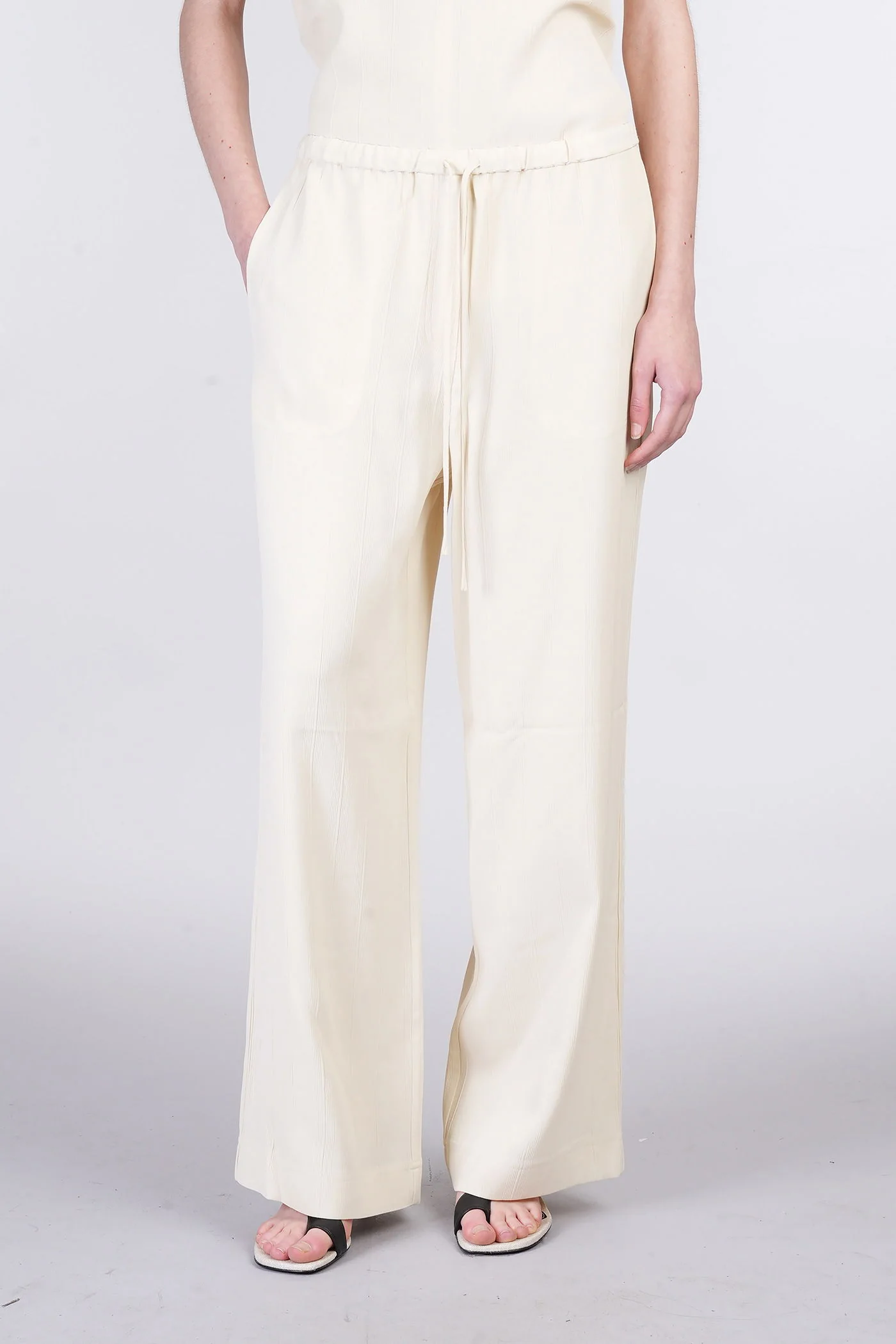 Pants in beige viscose