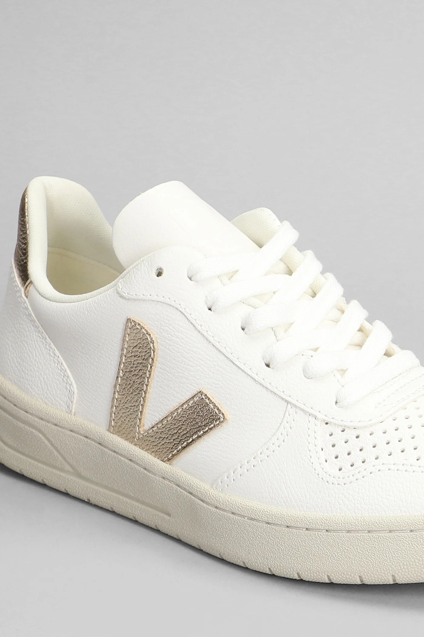 V-10 Sneakers in white leather - Image 5