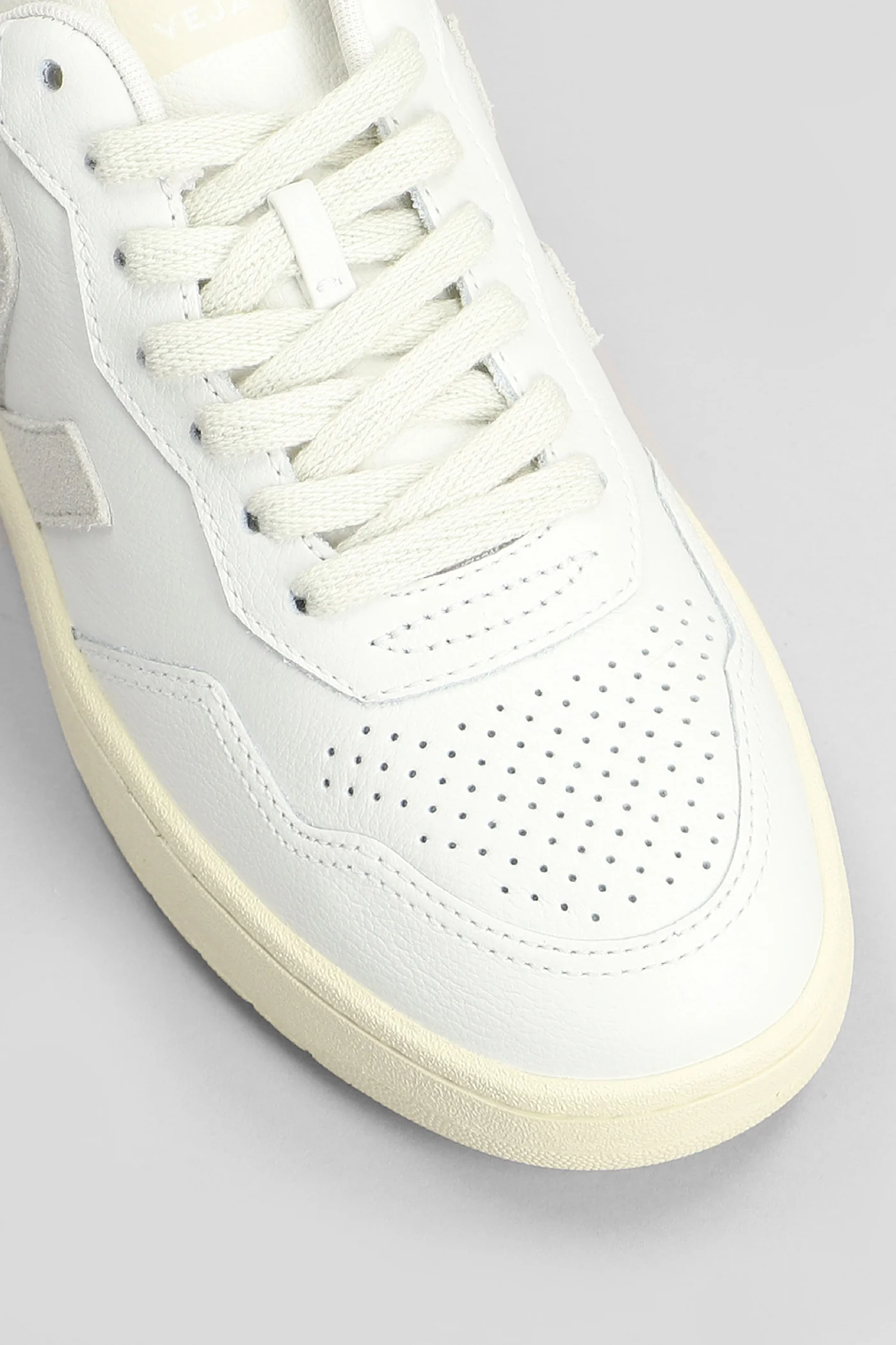 V-90 Sneakers in white leather - Image 5