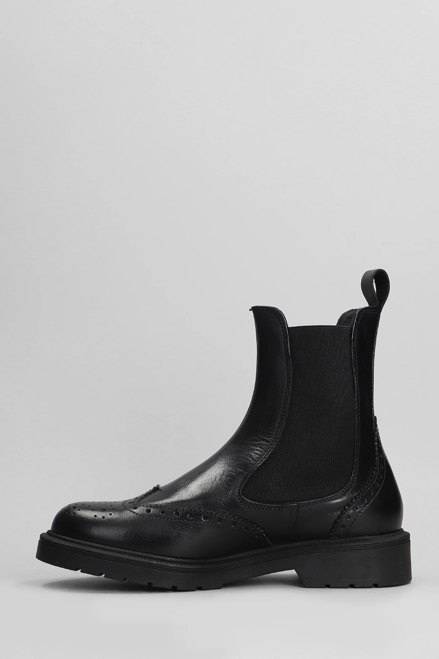 Combat boots in black leather - Image 3