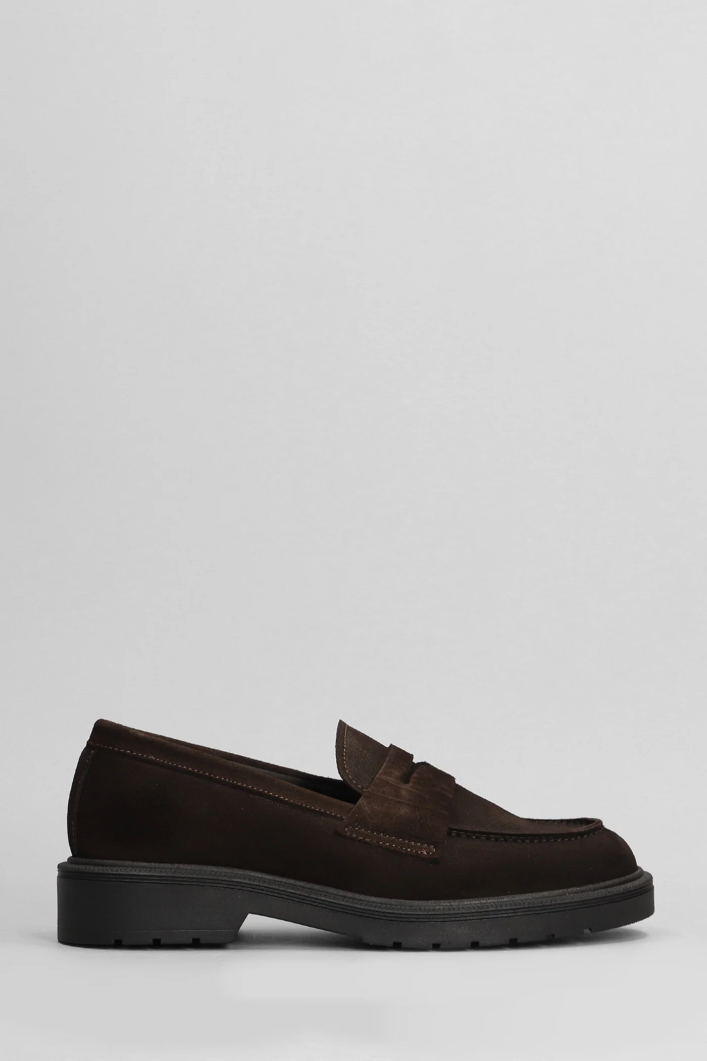 Loafers in dark brown suede