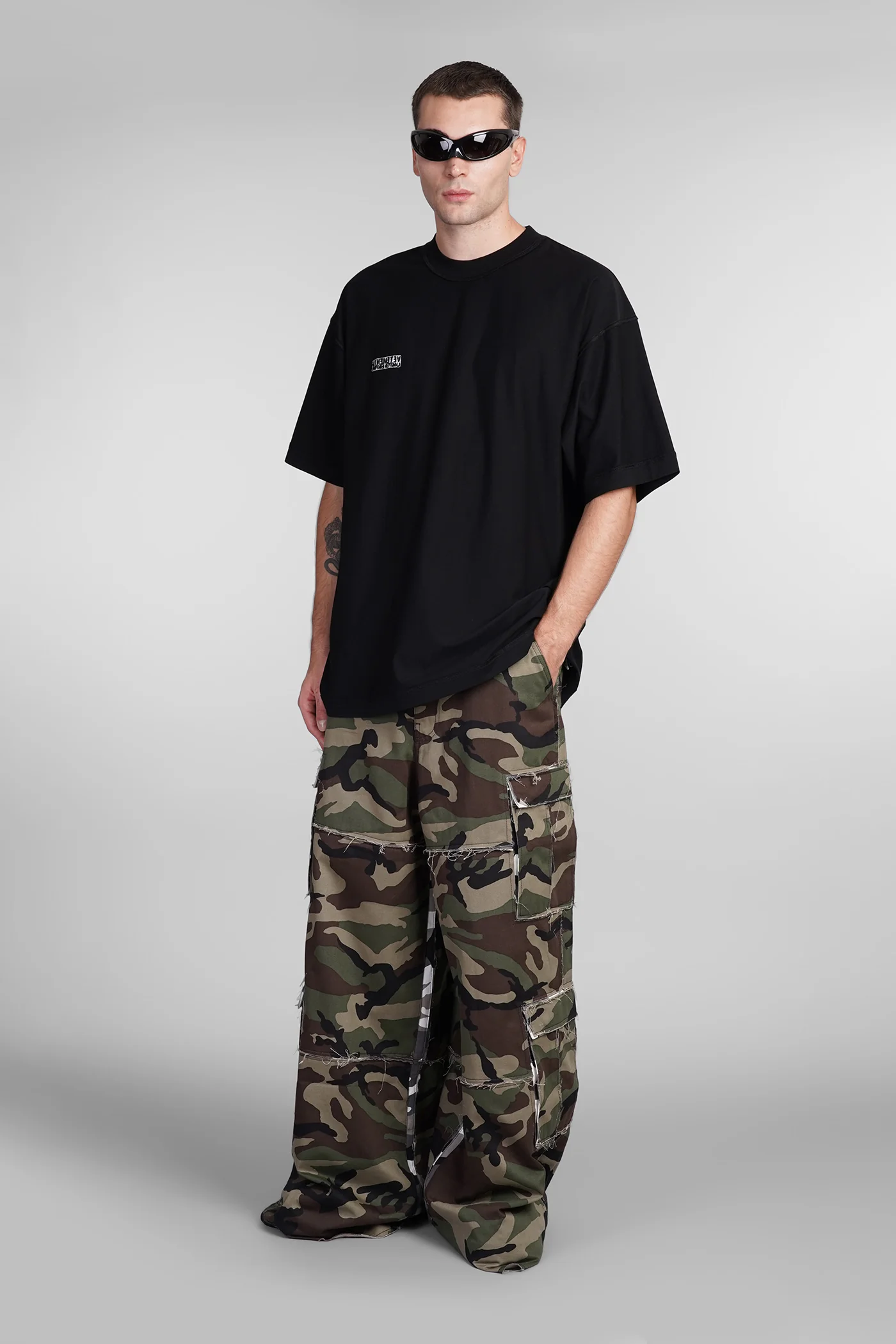 T-Shirt in black cotton - Image 2