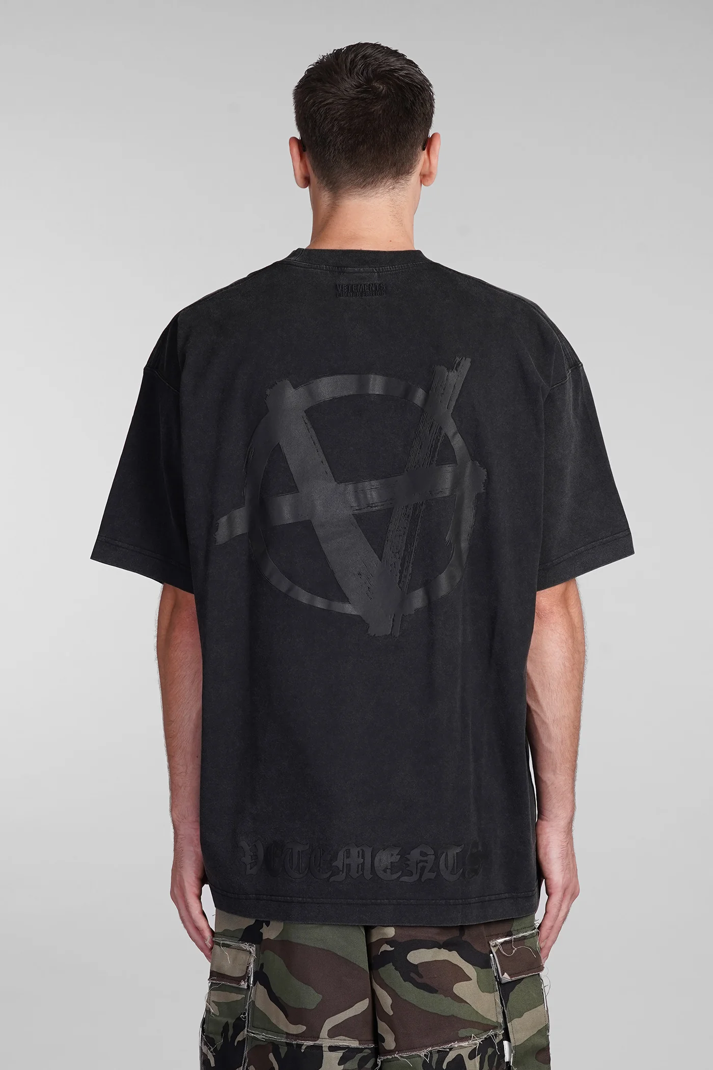 T-Shirt in black cotton - Image 3