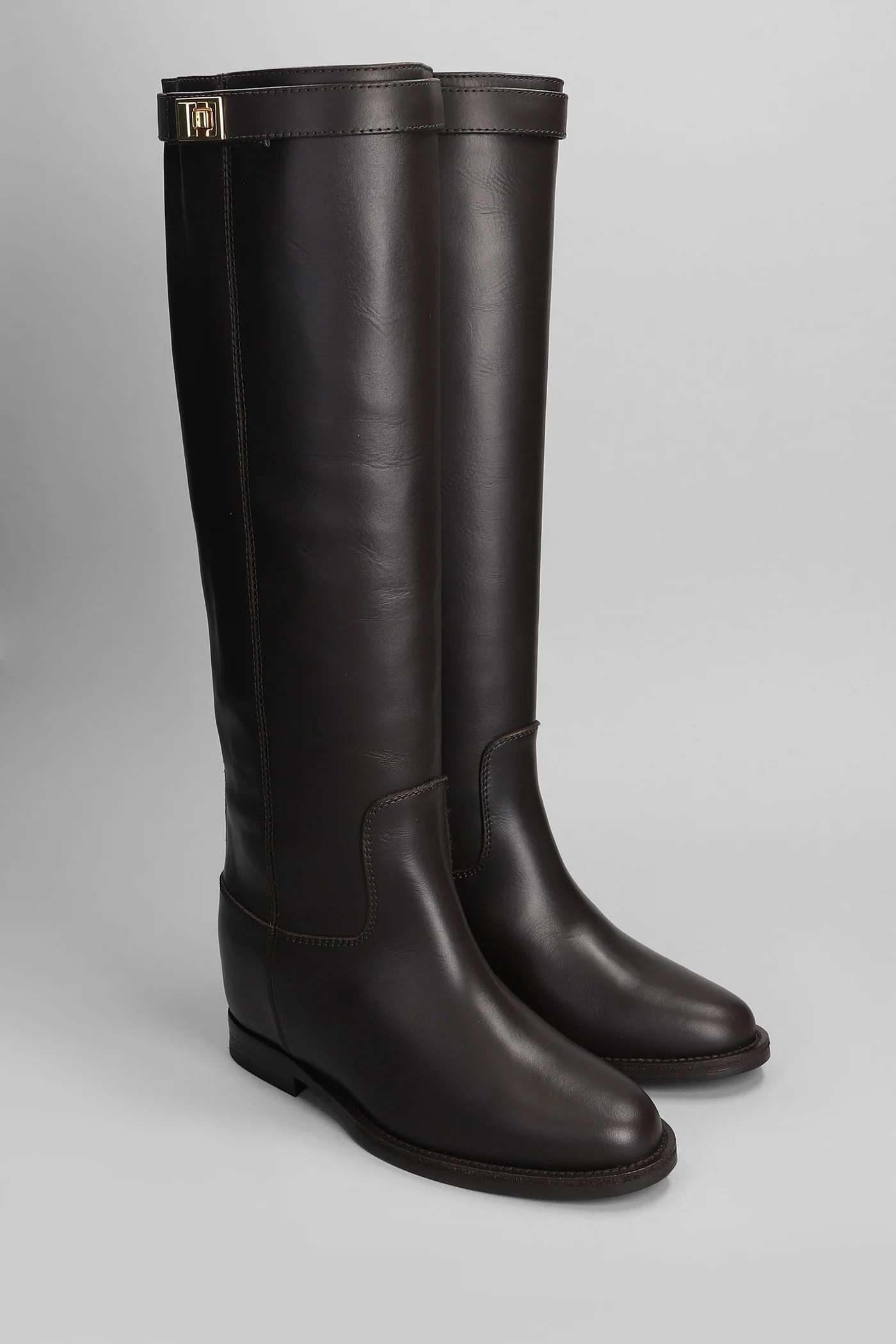 in dark brown leather - Image 2