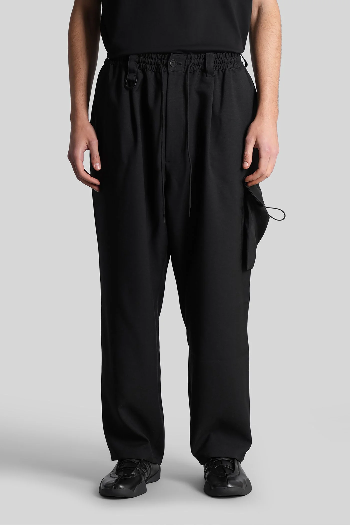 Pants in black polyester