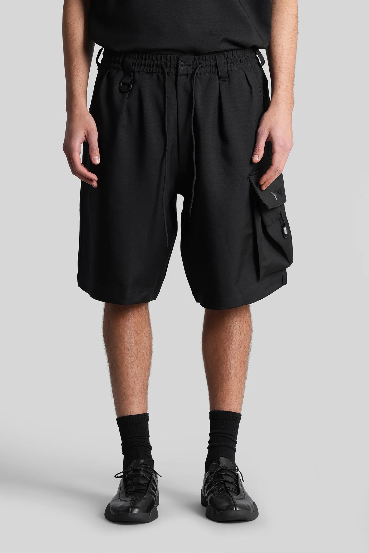 Shorts in black polyester