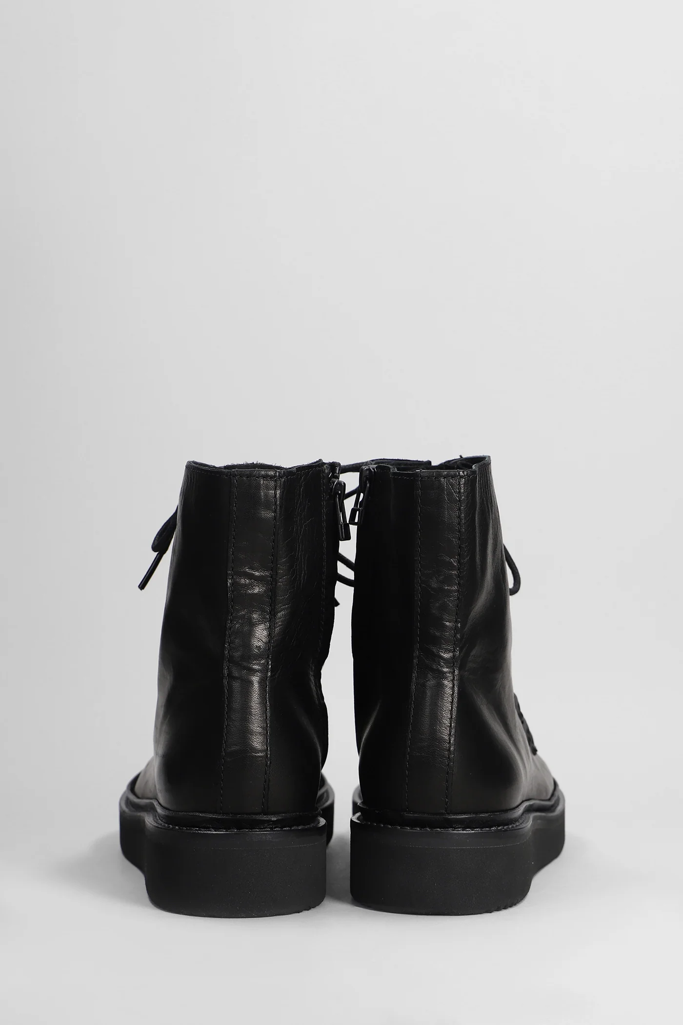 Ankle boots in black leather - Image 4