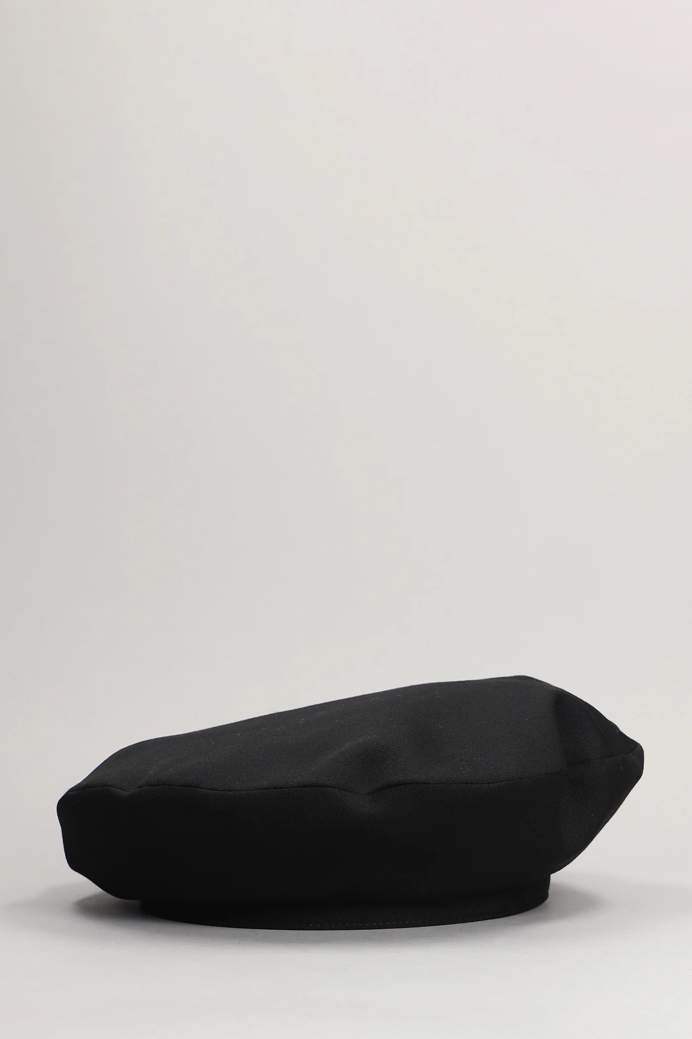 Hats in black wool - Image 5